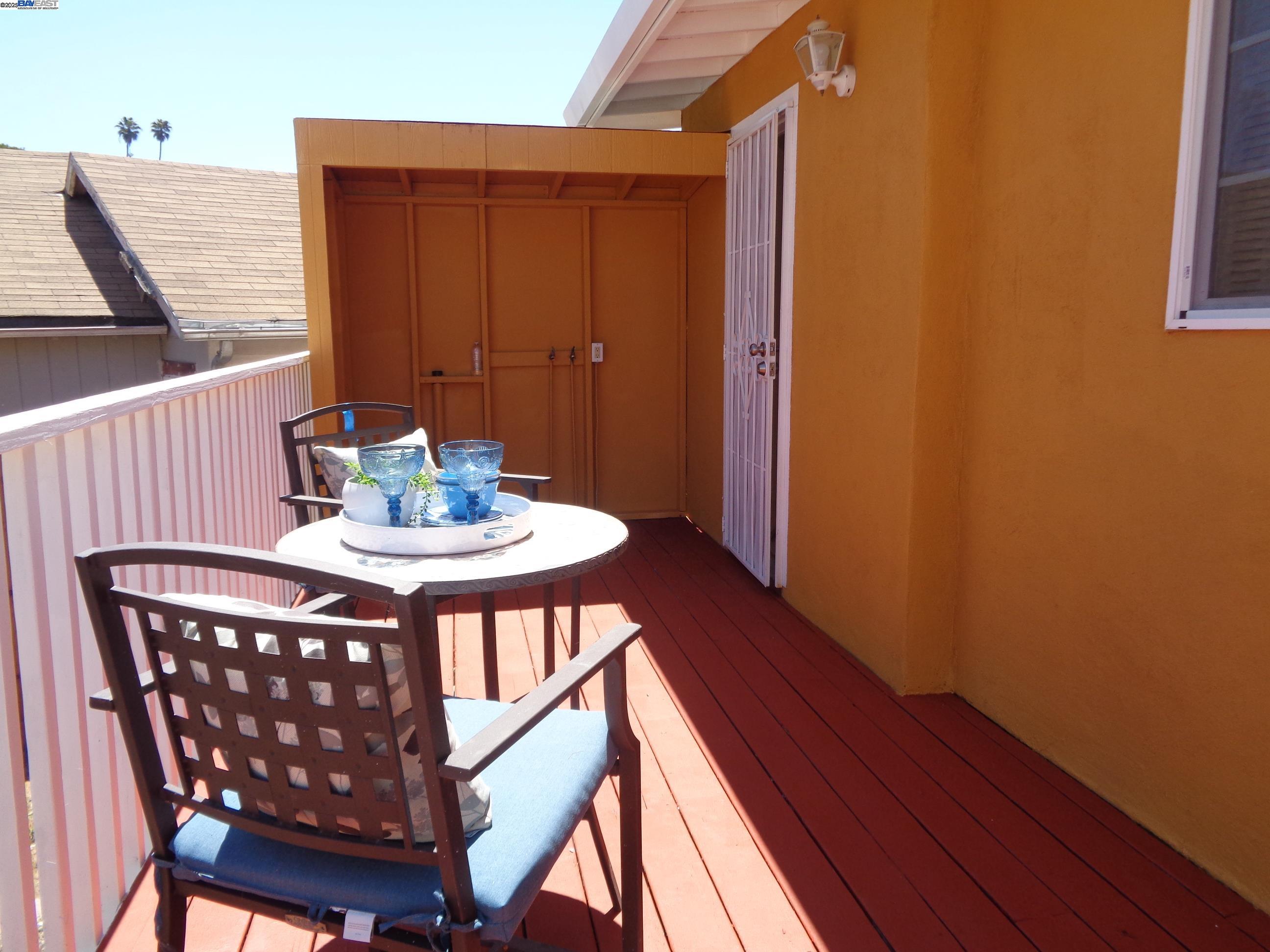 Detail Gallery Image 29 of 34 For 2122 E 25th St, Oakland,  CA 94606 - 3 Beds | 2 Baths