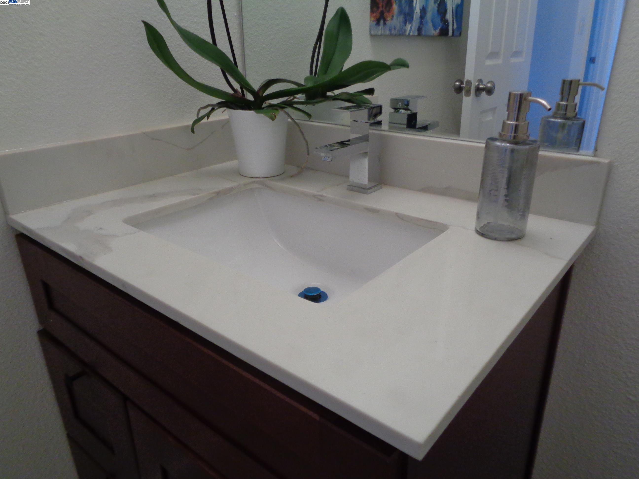 Detail Gallery Image 31 of 34 For 2122 E 25th St, Oakland,  CA 94606 - 3 Beds | 2 Baths