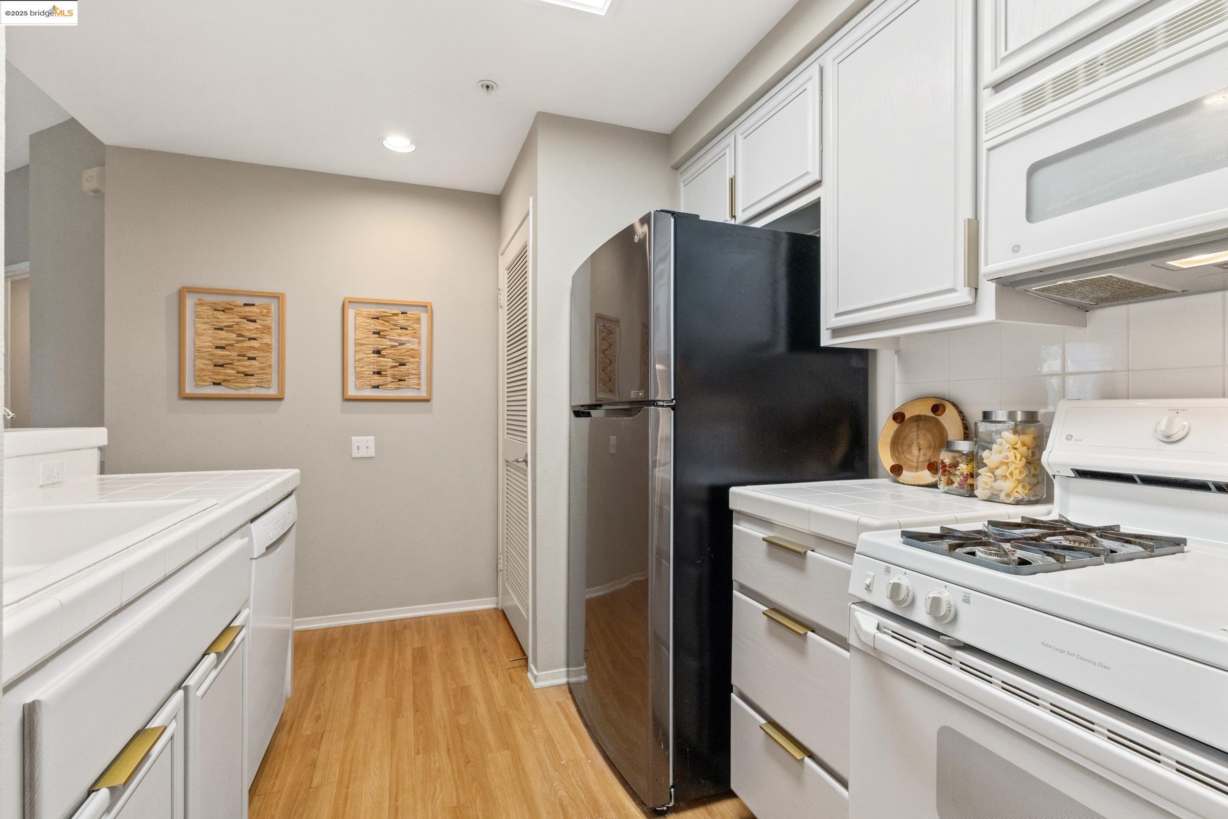 Photo #11: 41113056 Listing: Photo #11