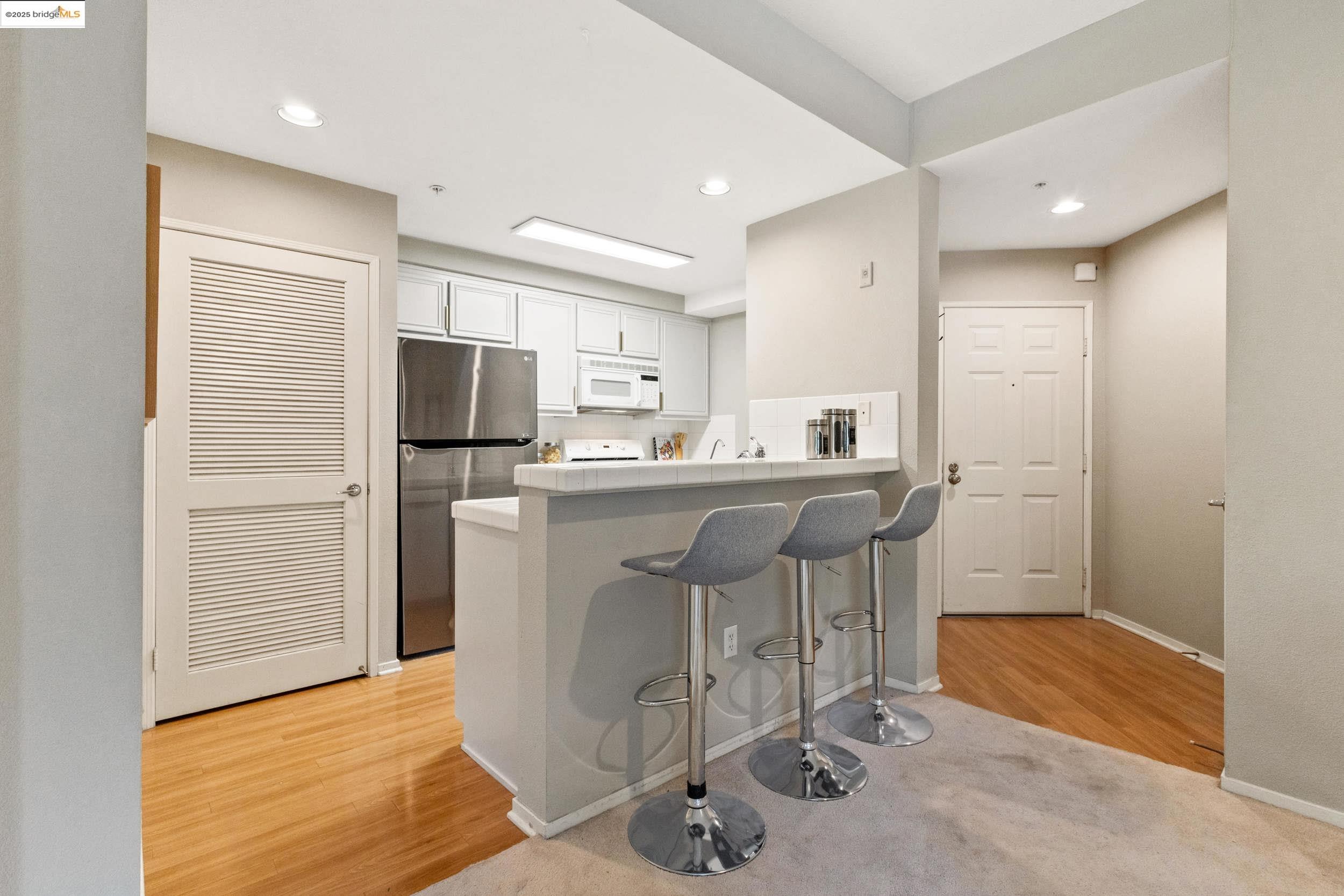 Photo #8: 41113056 Listing: Photo #8