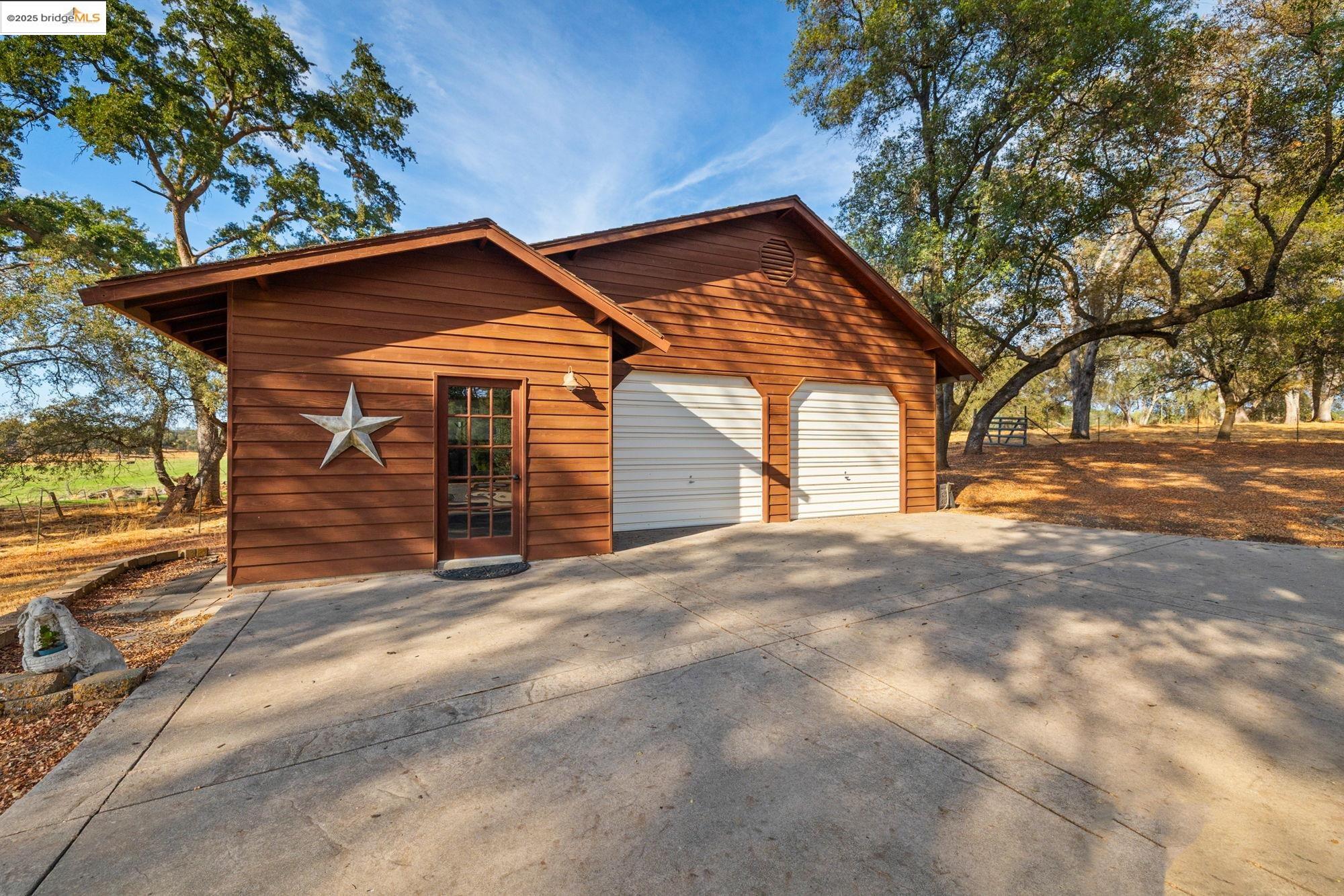 Detail Gallery Image 3 of 54 For 10566 Thistledown Rd, Jamestown,  CA 95327 - 5 Beds | 2 Baths