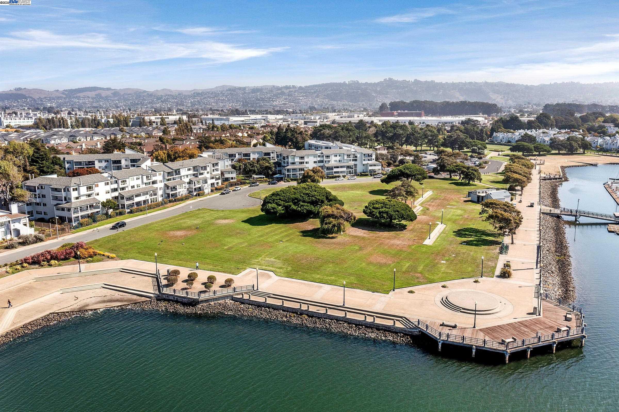 Detail Gallery Image 27 of 28 For 2210 Day Sailor Ct, Richmond,  CA 94804 - 3 Beds | 3/1 Baths