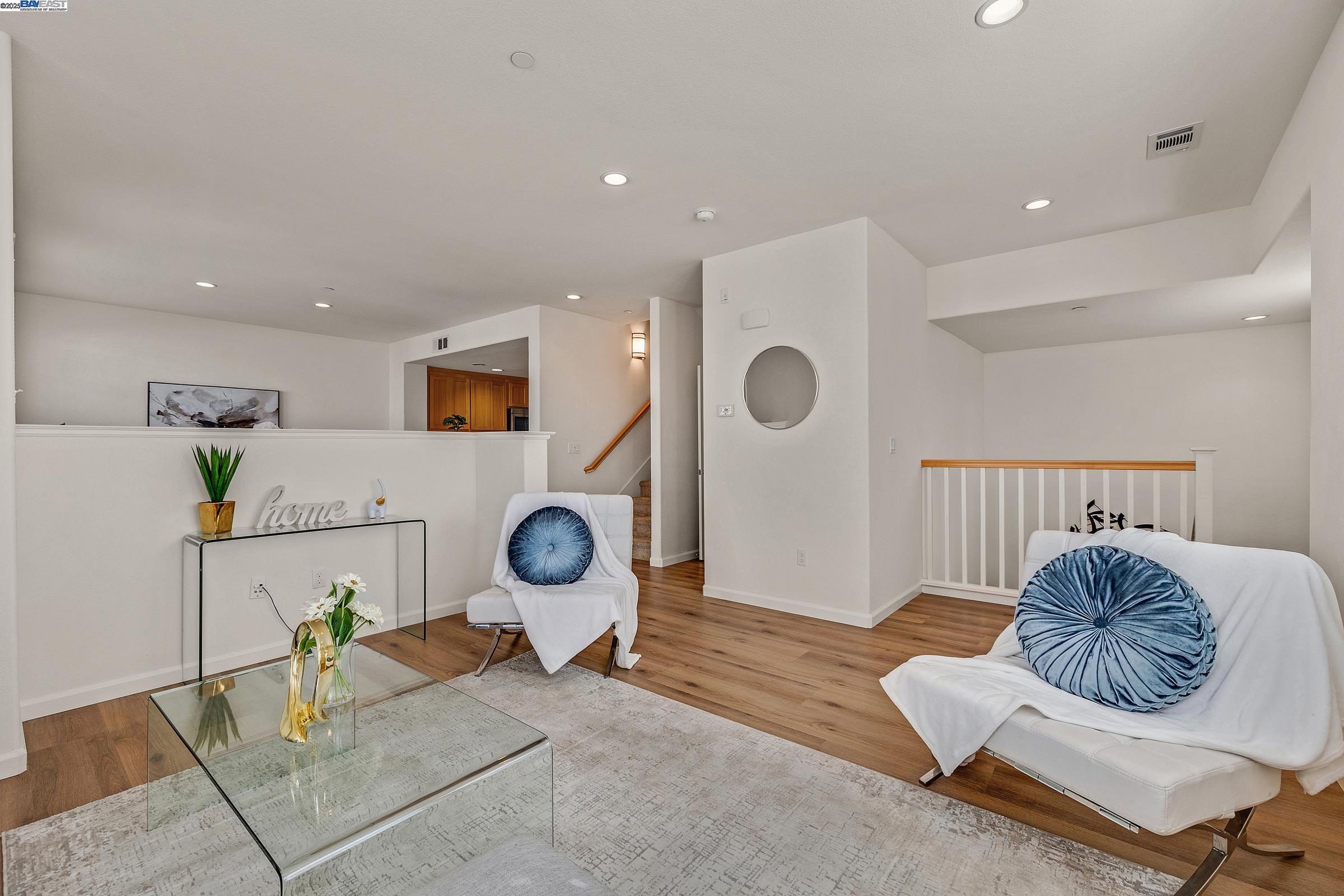 Detail Gallery Image 5 of 28 For 2210 Day Sailor Ct, Richmond,  CA 94804 - 3 Beds | 3/1 Baths