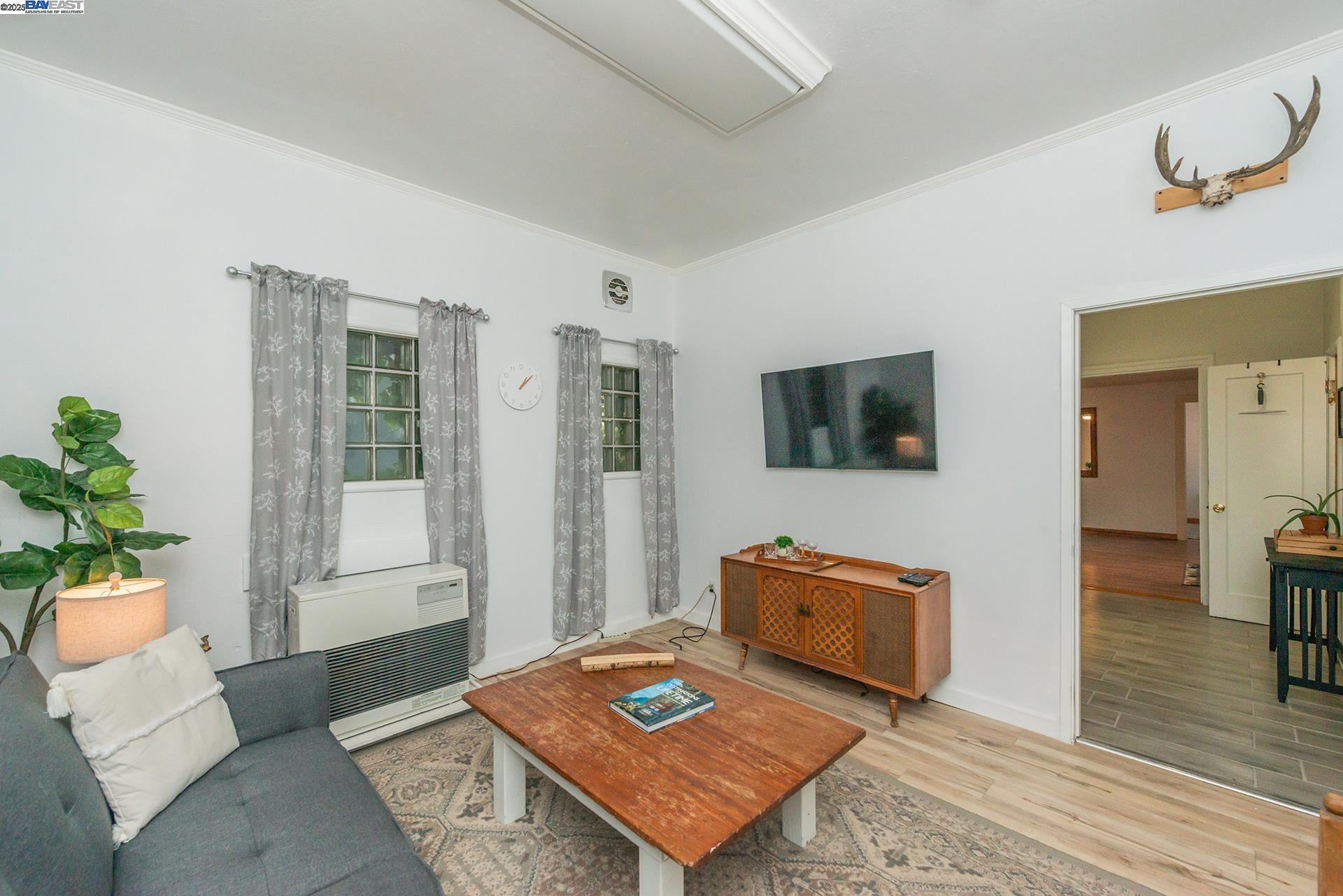 Detail Gallery Image 18 of 50 For 493 Main St., Weaverville,  CA 96093 - 1 Beds | 2/1 Baths