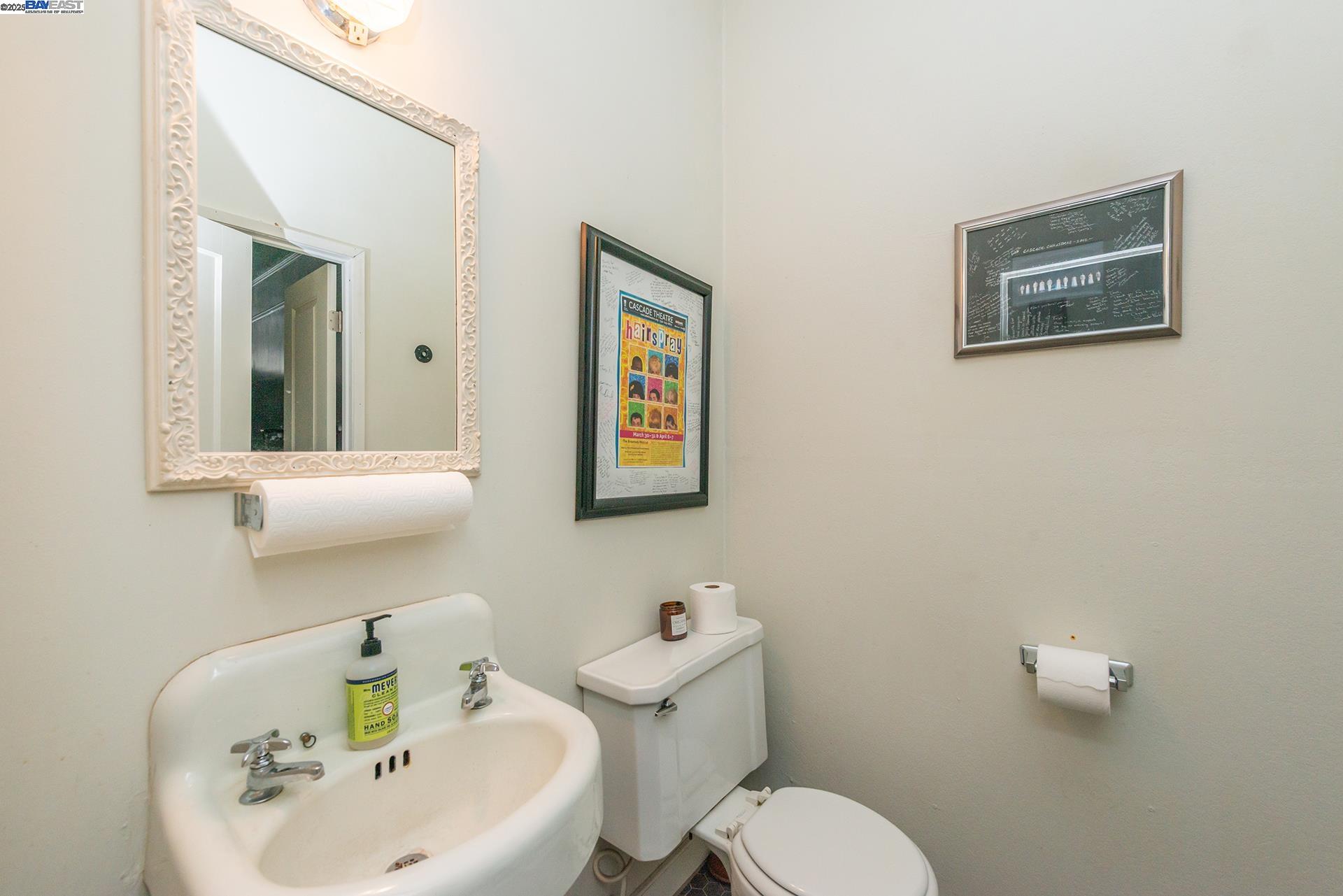 Detail Gallery Image 25 of 50 For 493 Main St., Weaverville,  CA 96093 - 1 Beds | 2/1 Baths