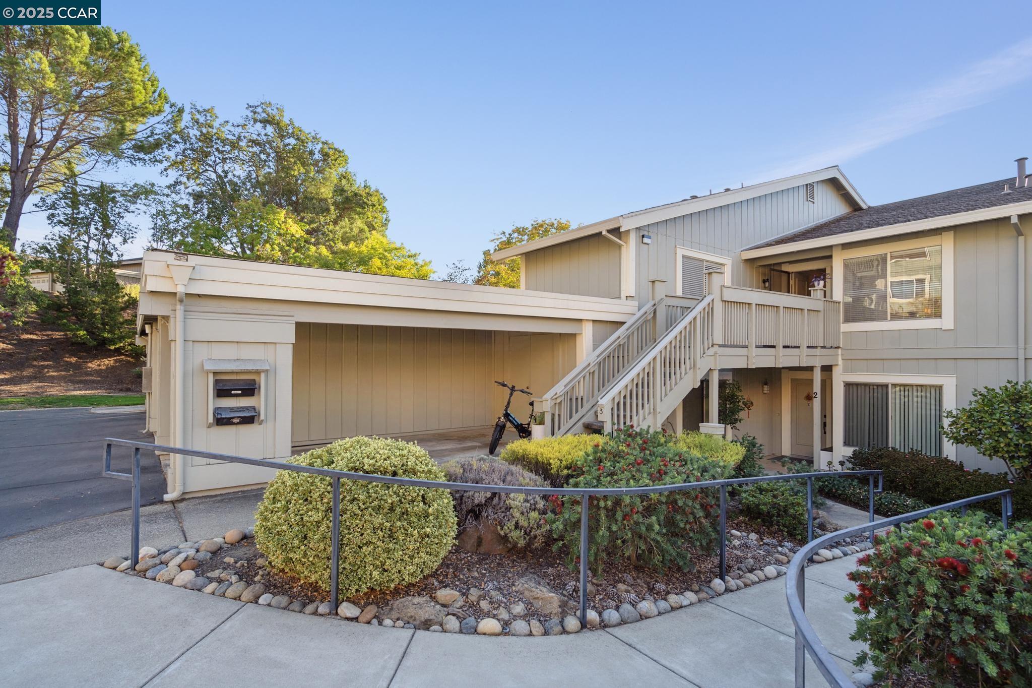 MLS: 41113072 Condo For Sale