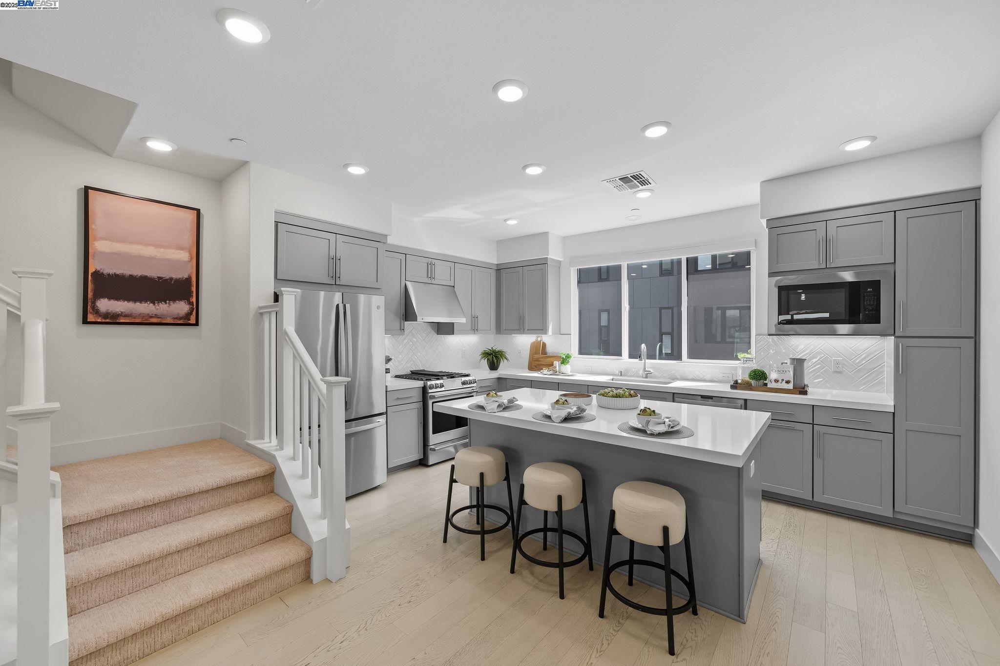 MLS: 41113074 Condo For Sale