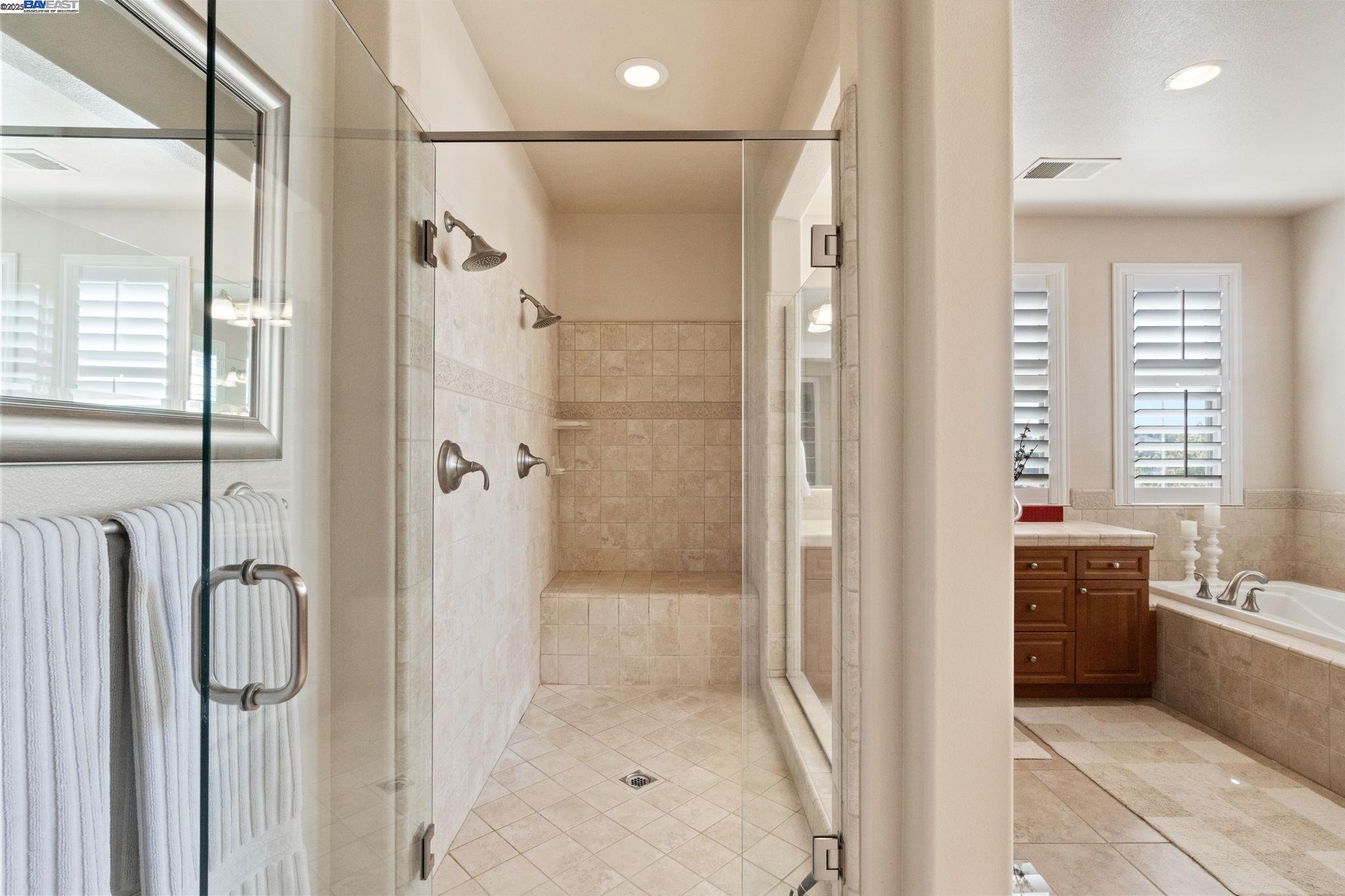 Detail Gallery Image 46 of 57 For 10615 E Landmark Way, Clovis,  CA 93619 - 4 Beds | 4 Baths