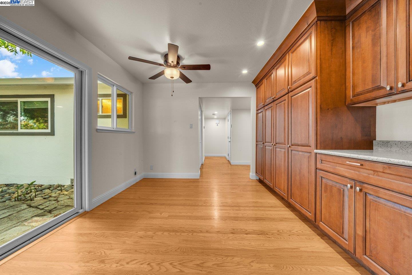 Detail Gallery Image 14 of 39 For 1876 Lynwood Dr, Concord,  CA 94519 - 4 Beds | 2 Baths