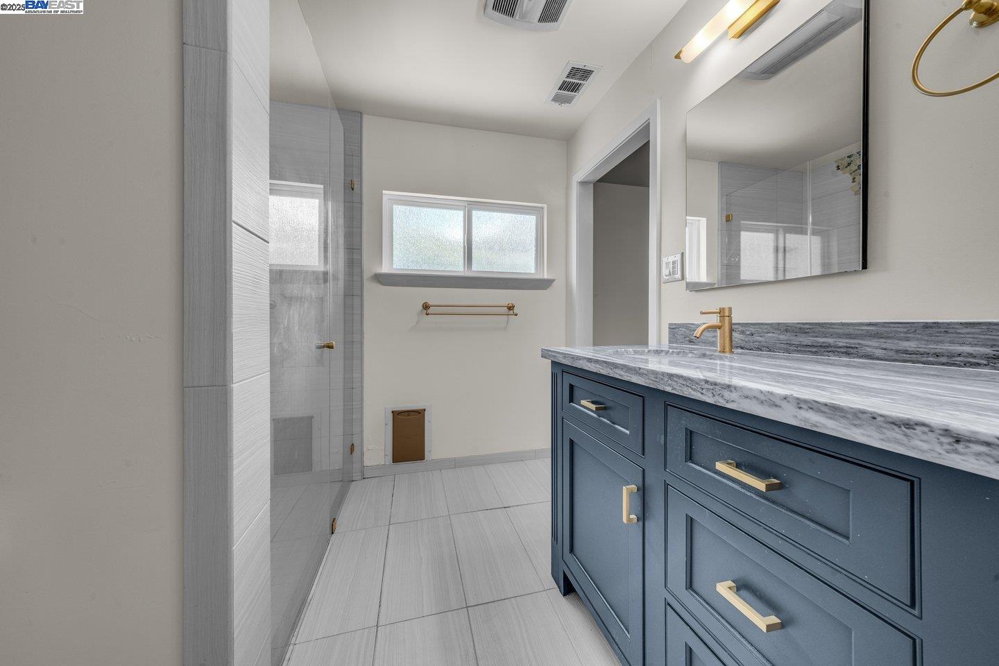 Detail Gallery Image 20 of 39 For 1876 Lynwood Dr, Concord,  CA 94519 - 4 Beds | 2 Baths