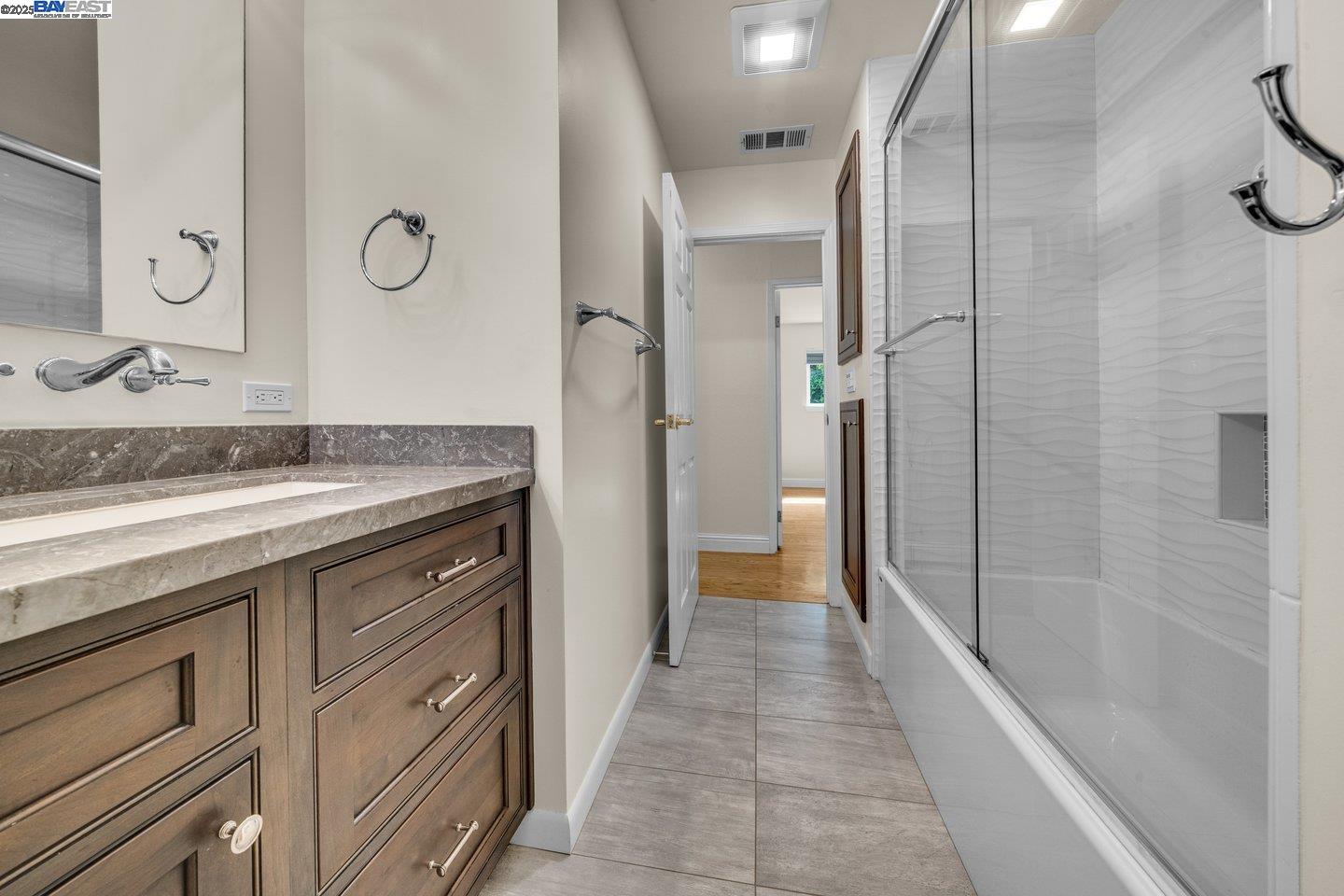 Detail Gallery Image 29 of 39 For 1876 Lynwood Dr, Concord,  CA 94519 - 4 Beds | 2 Baths