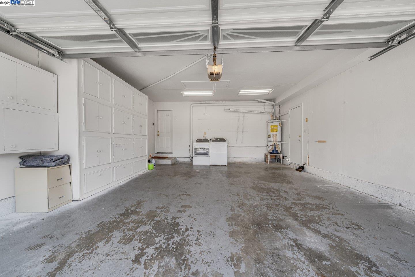 Detail Gallery Image 32 of 39 For 1876 Lynwood Dr, Concord,  CA 94519 - 4 Beds | 2 Baths