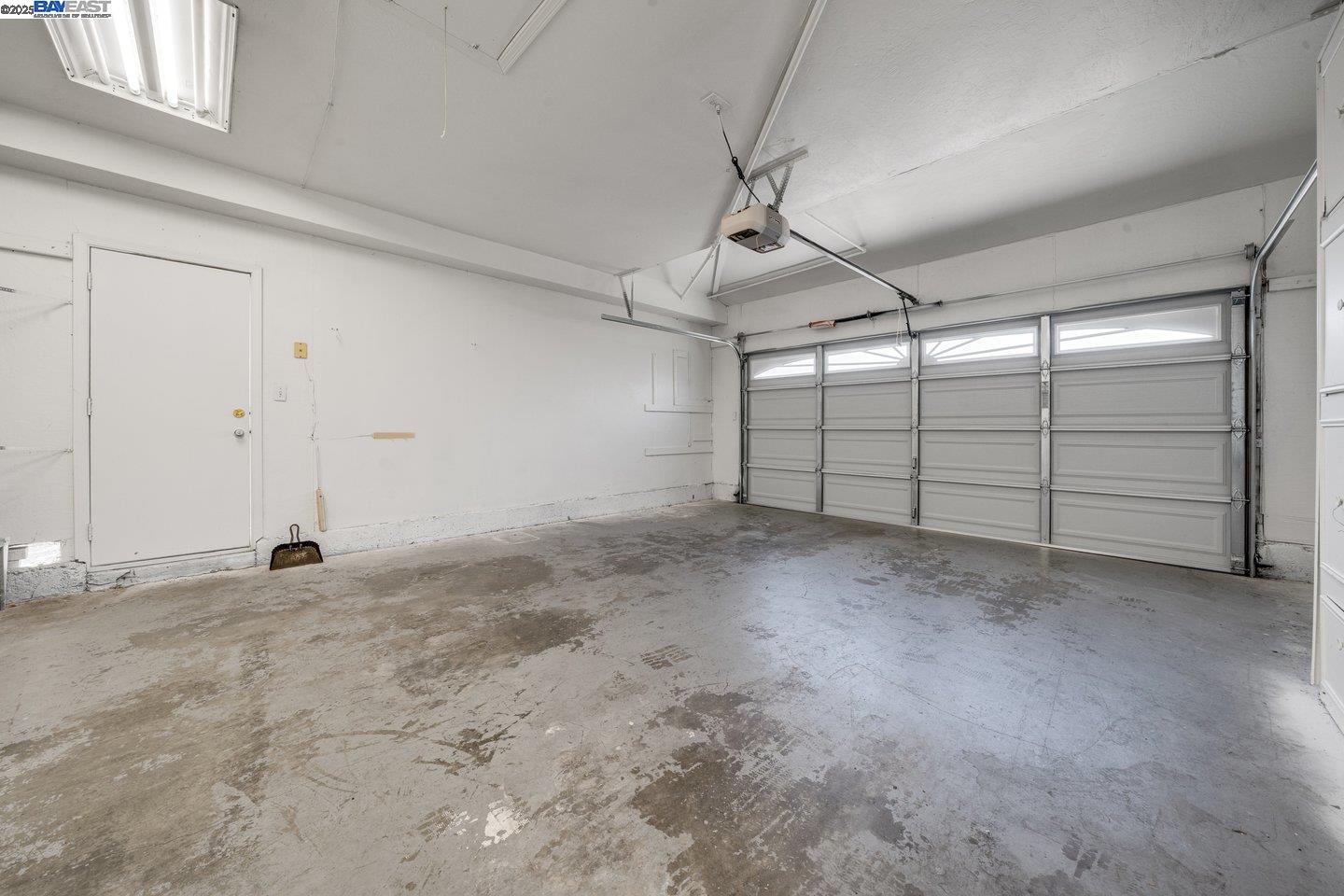 Detail Gallery Image 33 of 39 For 1876 Lynwood Dr, Concord,  CA 94519 - 4 Beds | 2 Baths