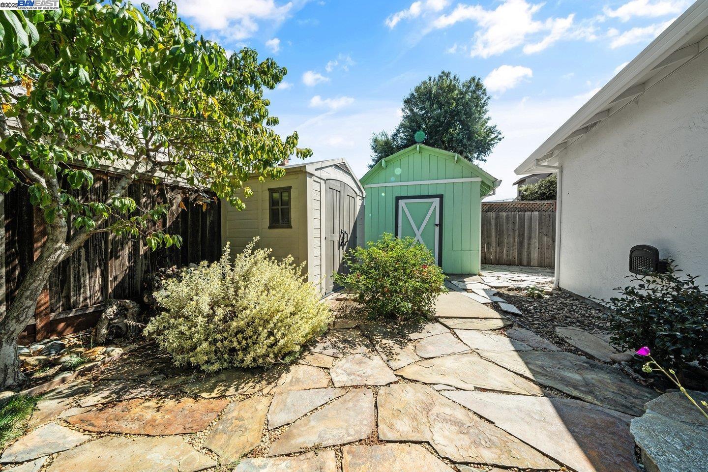 Detail Gallery Image 36 of 39 For 1876 Lynwood Dr, Concord,  CA 94519 - 4 Beds | 2 Baths