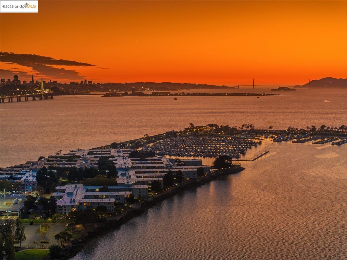 Detail Gallery Image 49 of 60 For 4 Commodore Dr #D523,  Emeryville,  CA 94608 - 1 Beds | 1 Baths