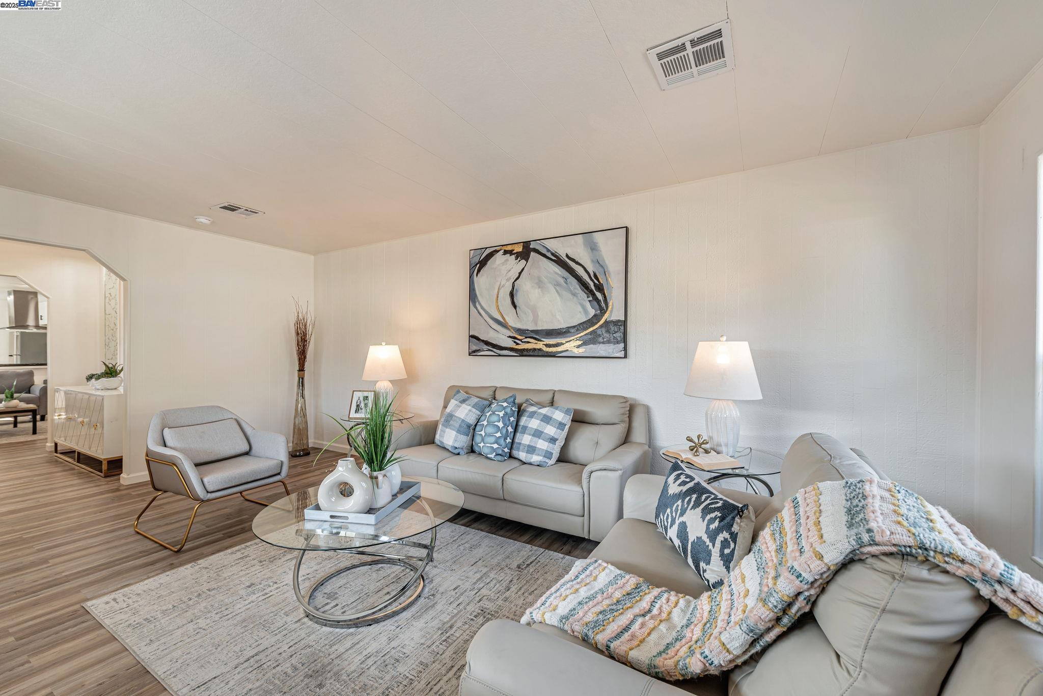 Detail Gallery Image 4 of 56 For 1111 Morse Ave Spc 17,  Sunnyvale,  CA 94089 - 2 Beds | 2 Baths