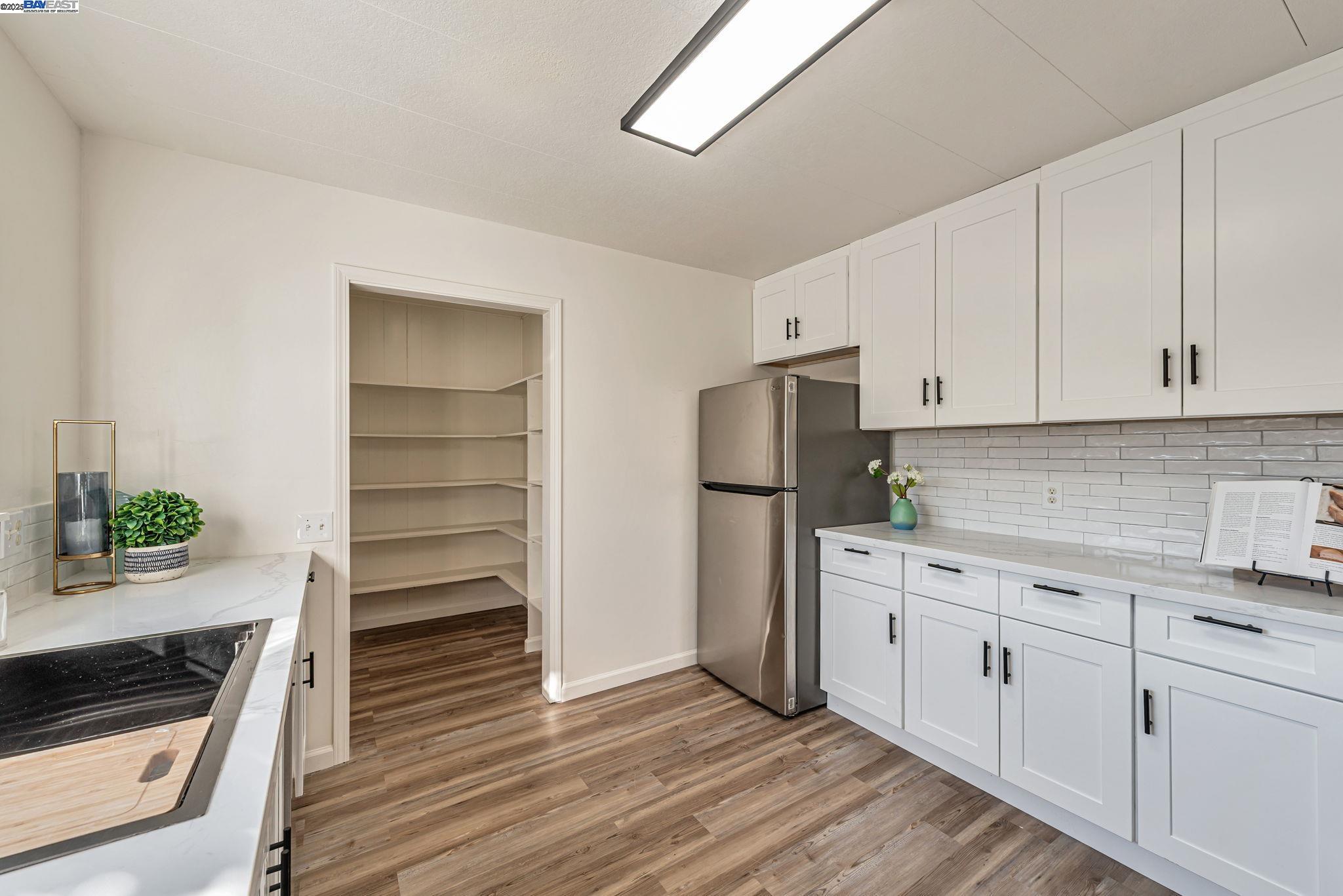 Detail Gallery Image 8 of 56 For 1111 Morse Ave Spc 17,  Sunnyvale,  CA 94089 - 2 Beds | 2 Baths