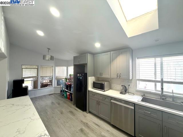 Detail Gallery Image 5 of 15 For 2151 Oakland Rd #523,  San Jose,  CA 95131 - 3 Beds | 2 Baths