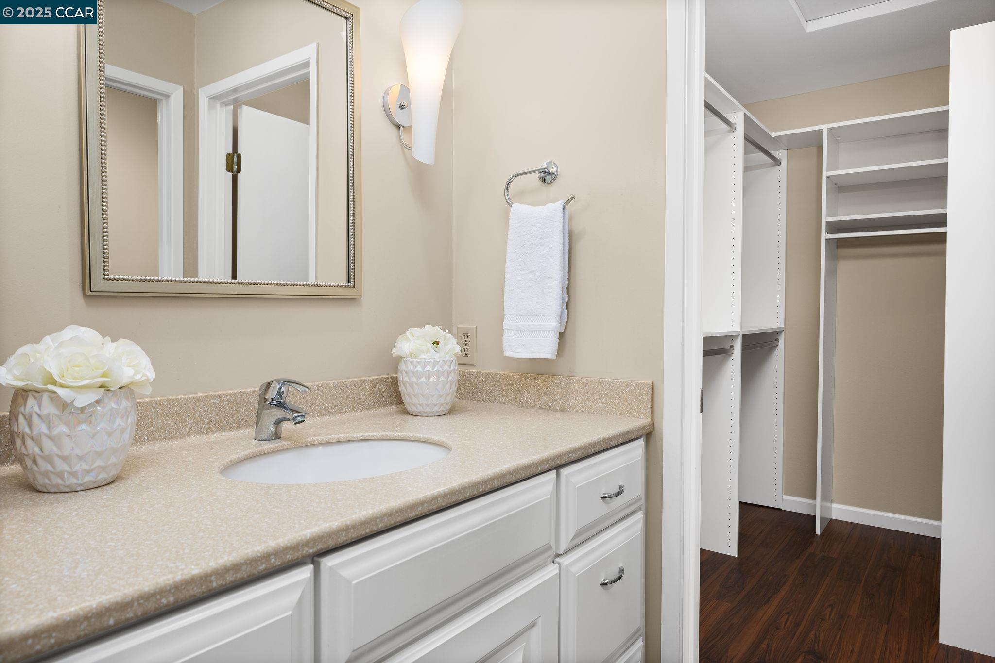 Photo #8: 41113120 Listing: Photo #8