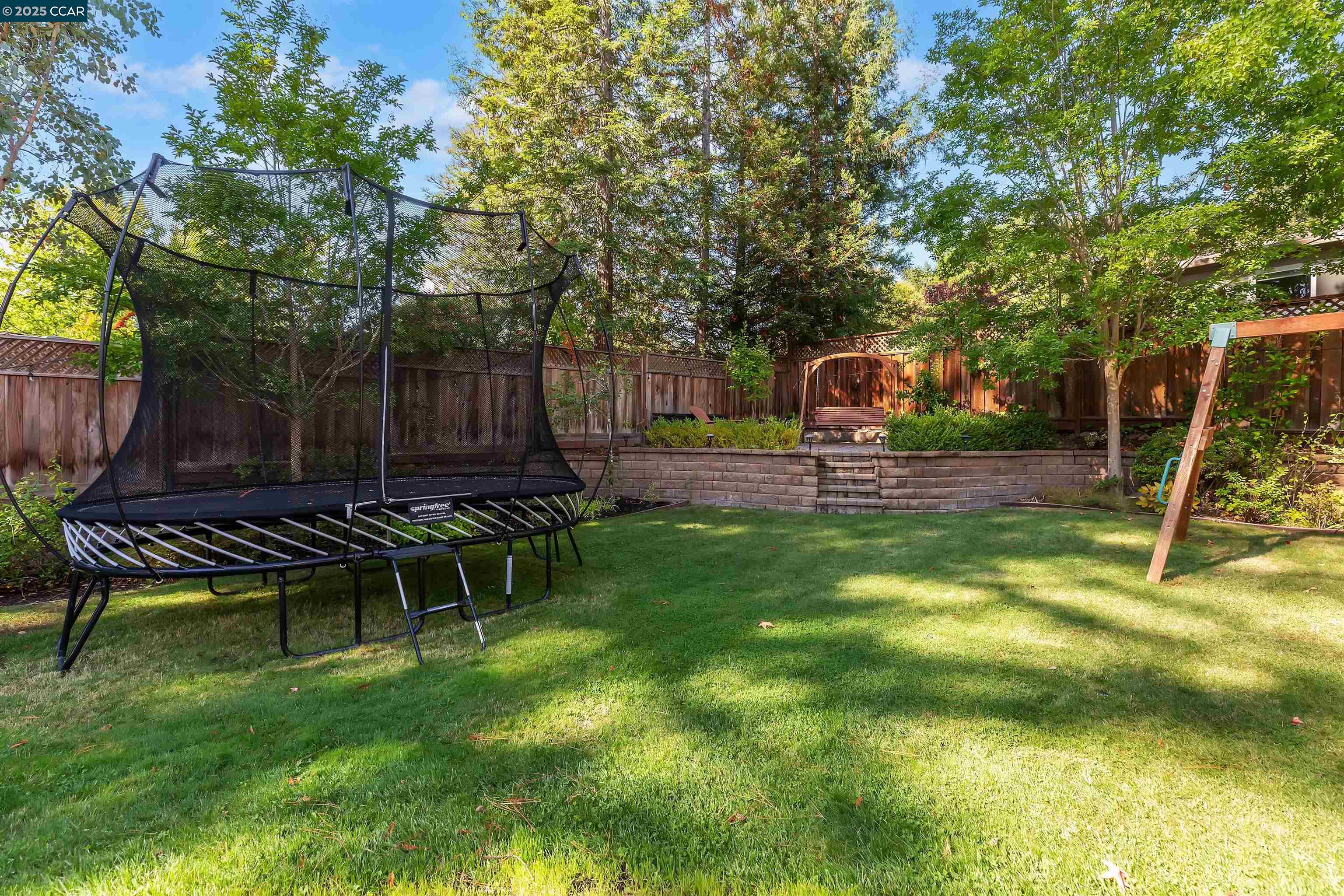 Detail Gallery Image 39 of 57 For 5 Corte Sombrita, Orinda,  CA 94563 - 4 Beds | 3 Baths