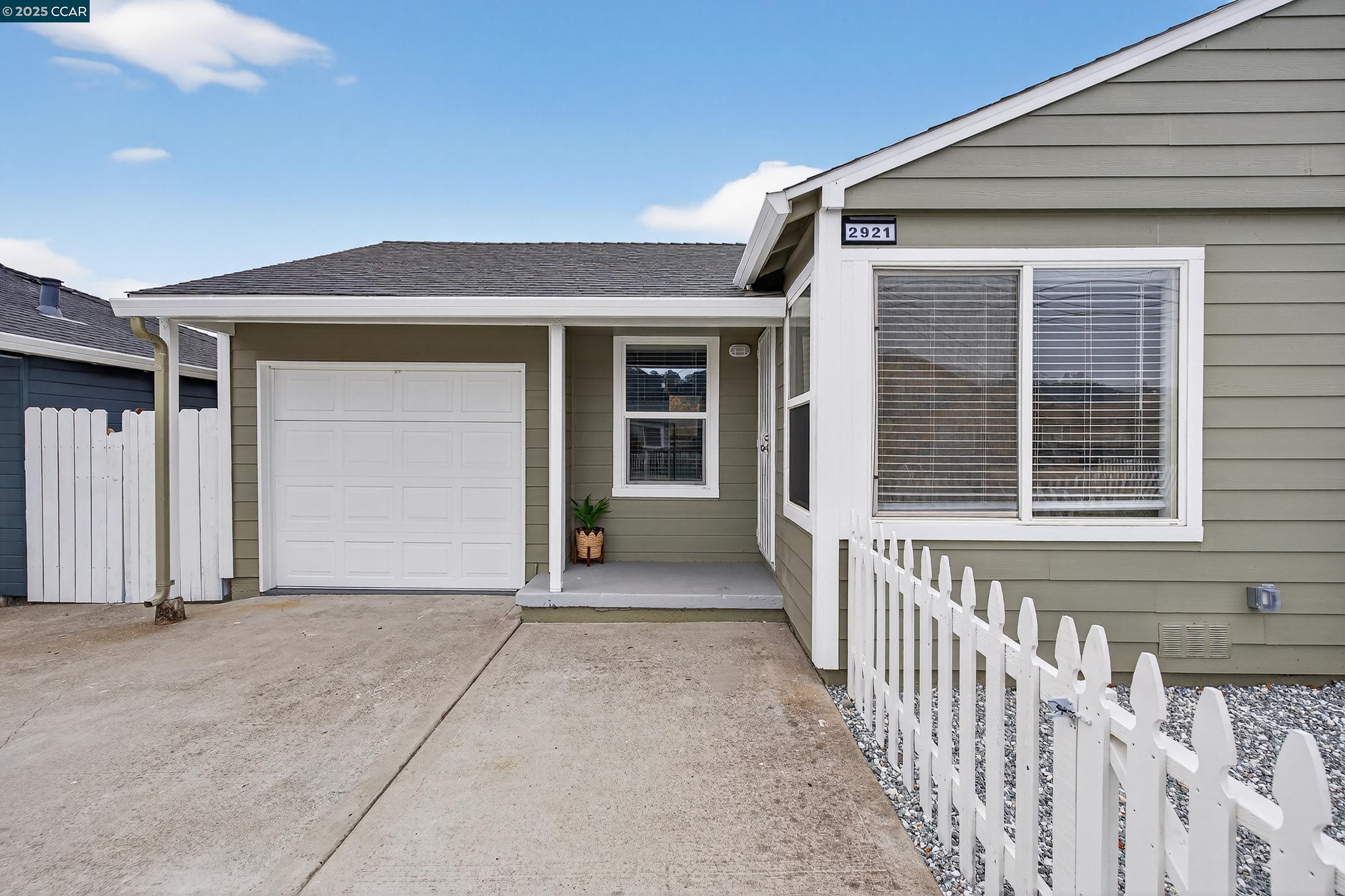 Detail Gallery Image 3 of 42 For 2921 Rollingwood Dr, San Pablo,  CA 94806 - 3 Beds | 1 Baths