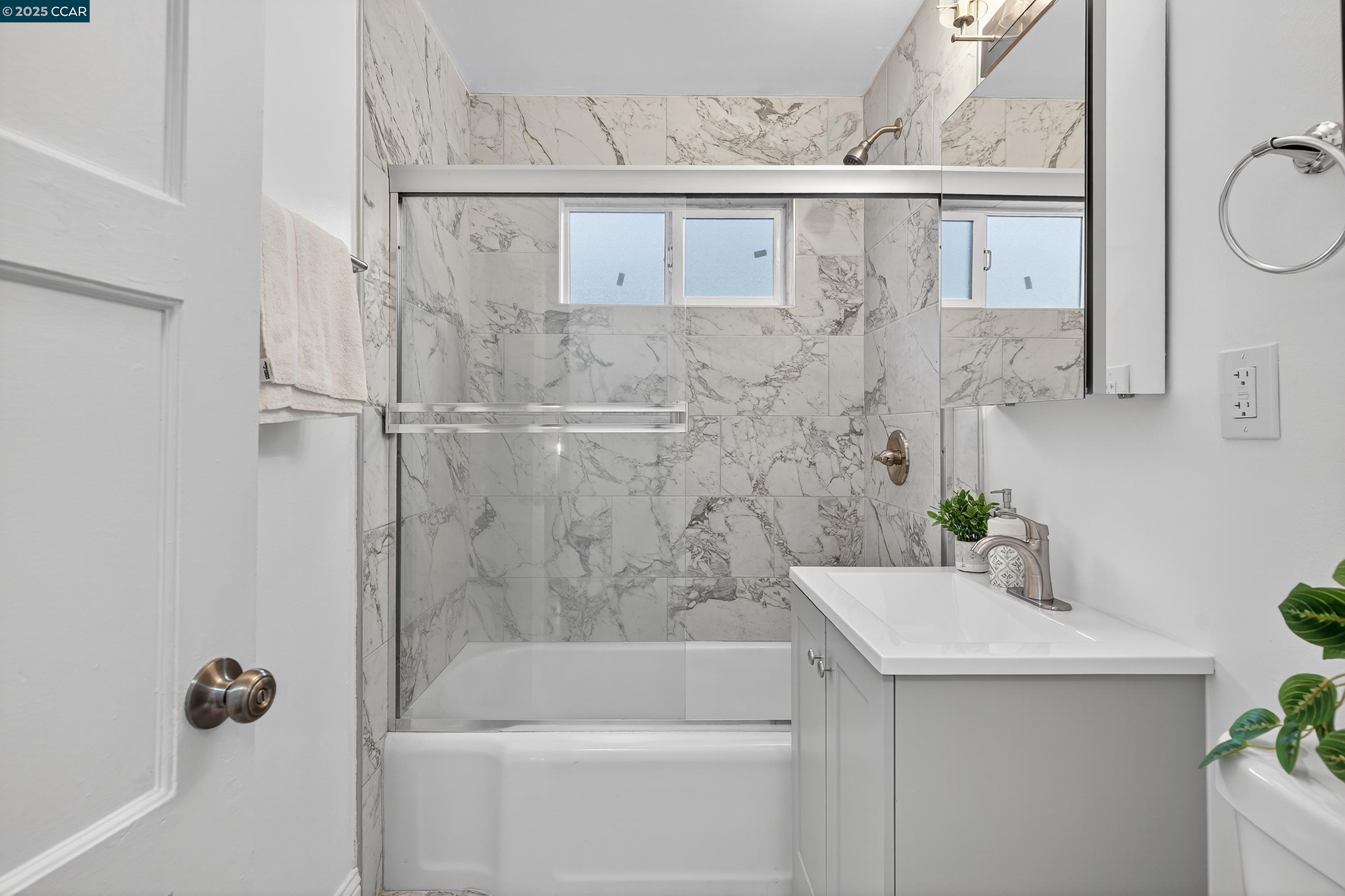 Detail Gallery Image 25 of 42 For 2921 Rollingwood Dr, San Pablo,  CA 94806 - 3 Beds | 1 Baths