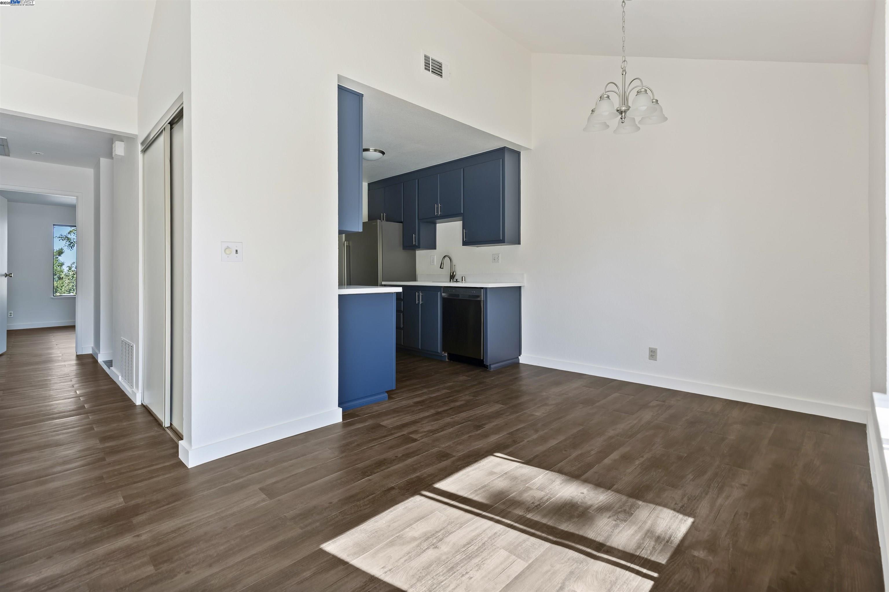 Photo #11: 41113135 Listing: Photo #11