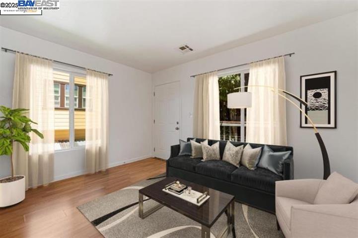 Photo #2: 41113140 Listing: Photo #2