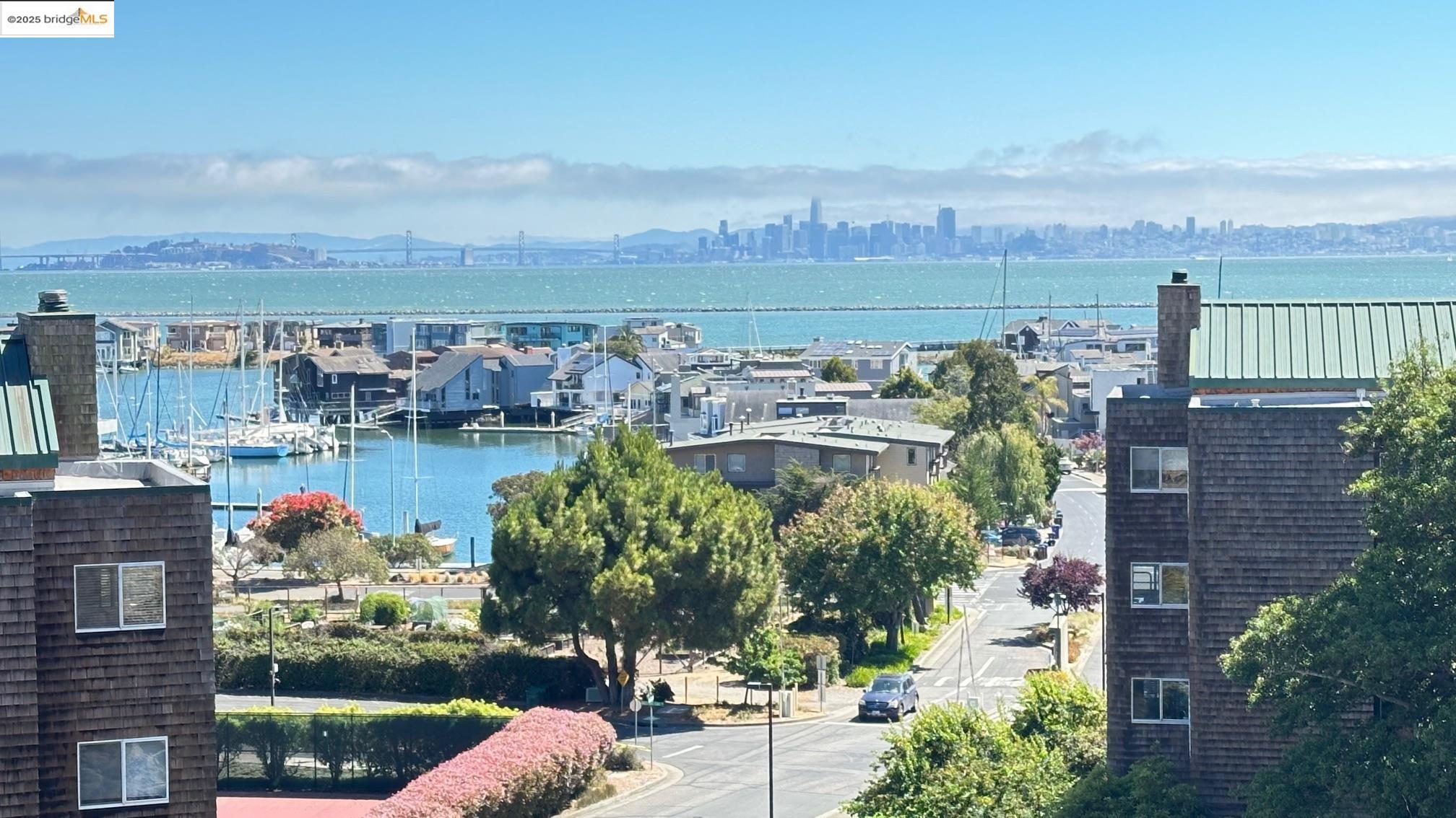 Browse active condo listings in BRICKYARD LANDING