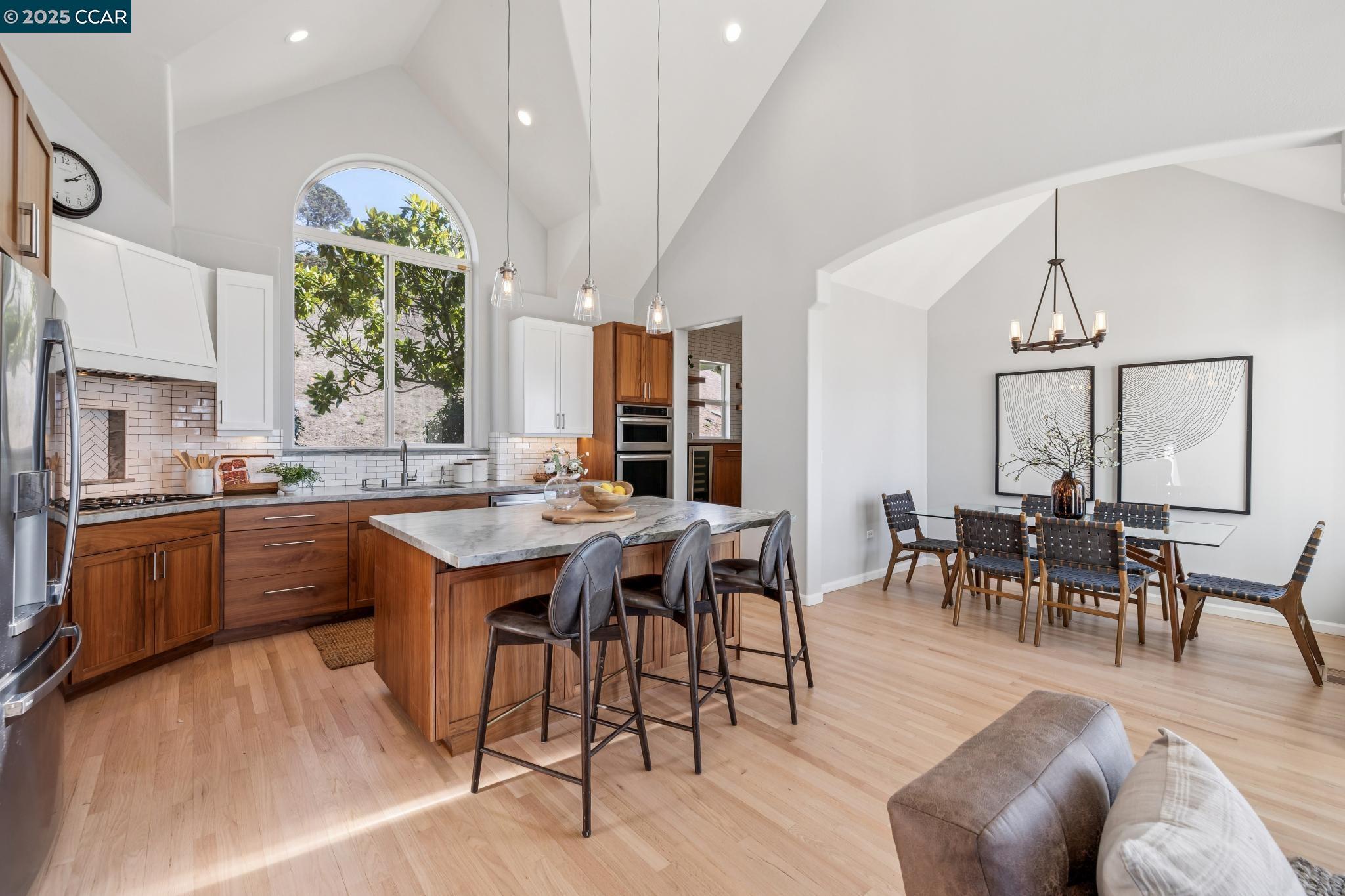 Detail Gallery Image 23 of 60 For 1375 Summit Park Ct, El Cerrito,  CA 94530 - 4 Beds | 3/1 Baths