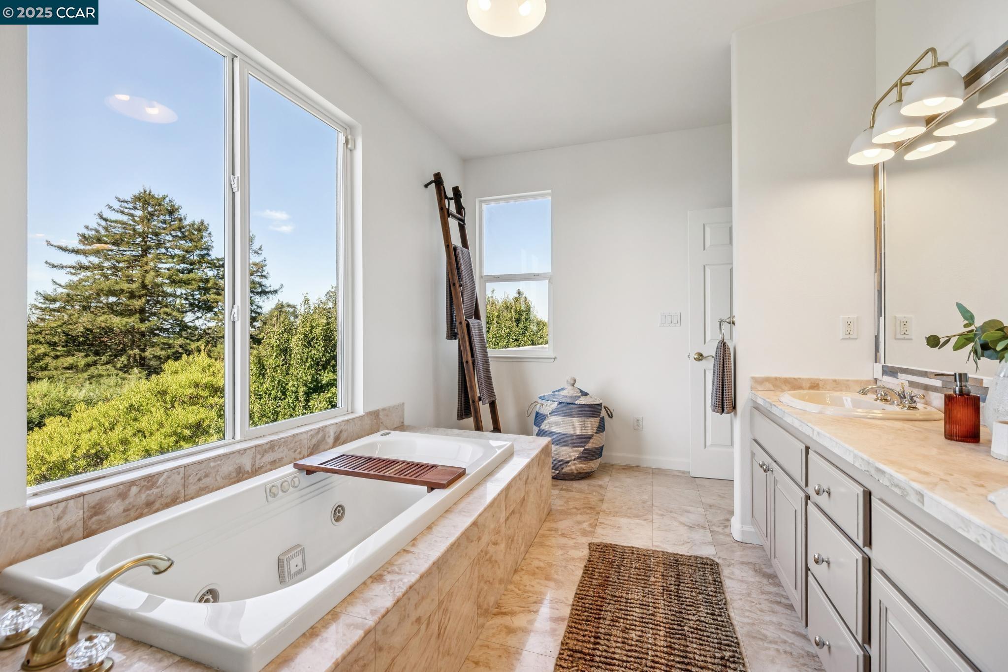 Detail Gallery Image 44 of 60 For 1375 Summit Park Ct, El Cerrito,  CA 94530 - 4 Beds | 3/1 Baths