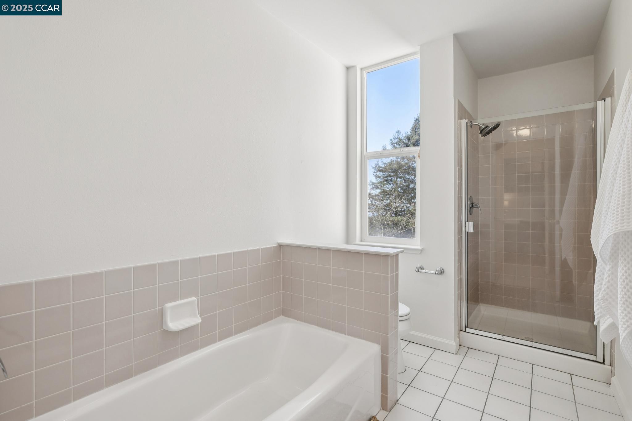 Detail Gallery Image 48 of 60 For 1375 Summit Park Ct, El Cerrito,  CA 94530 - 4 Beds | 3/1 Baths