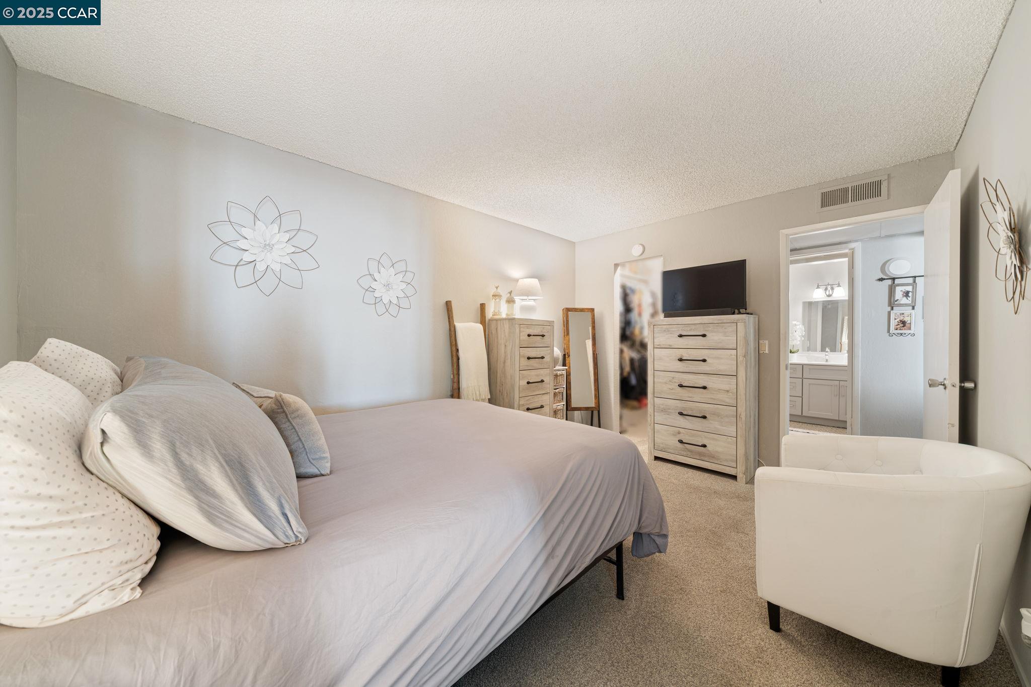 Photo #14: 41113152 Listing: Photo #14