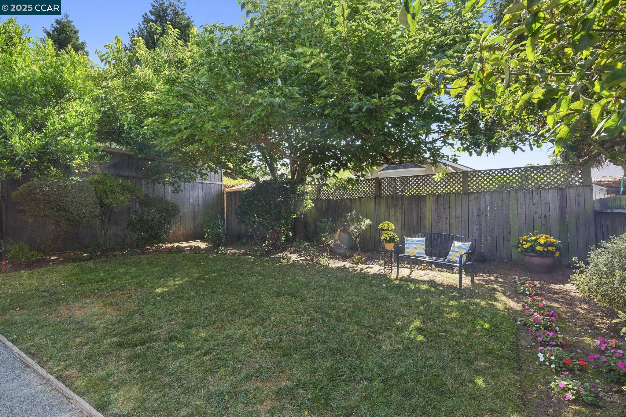 Detail Gallery Image 28 of 36 For 4426 Park Blvd, Oakland,  CA 94602 - 2 Beds | 2 Baths