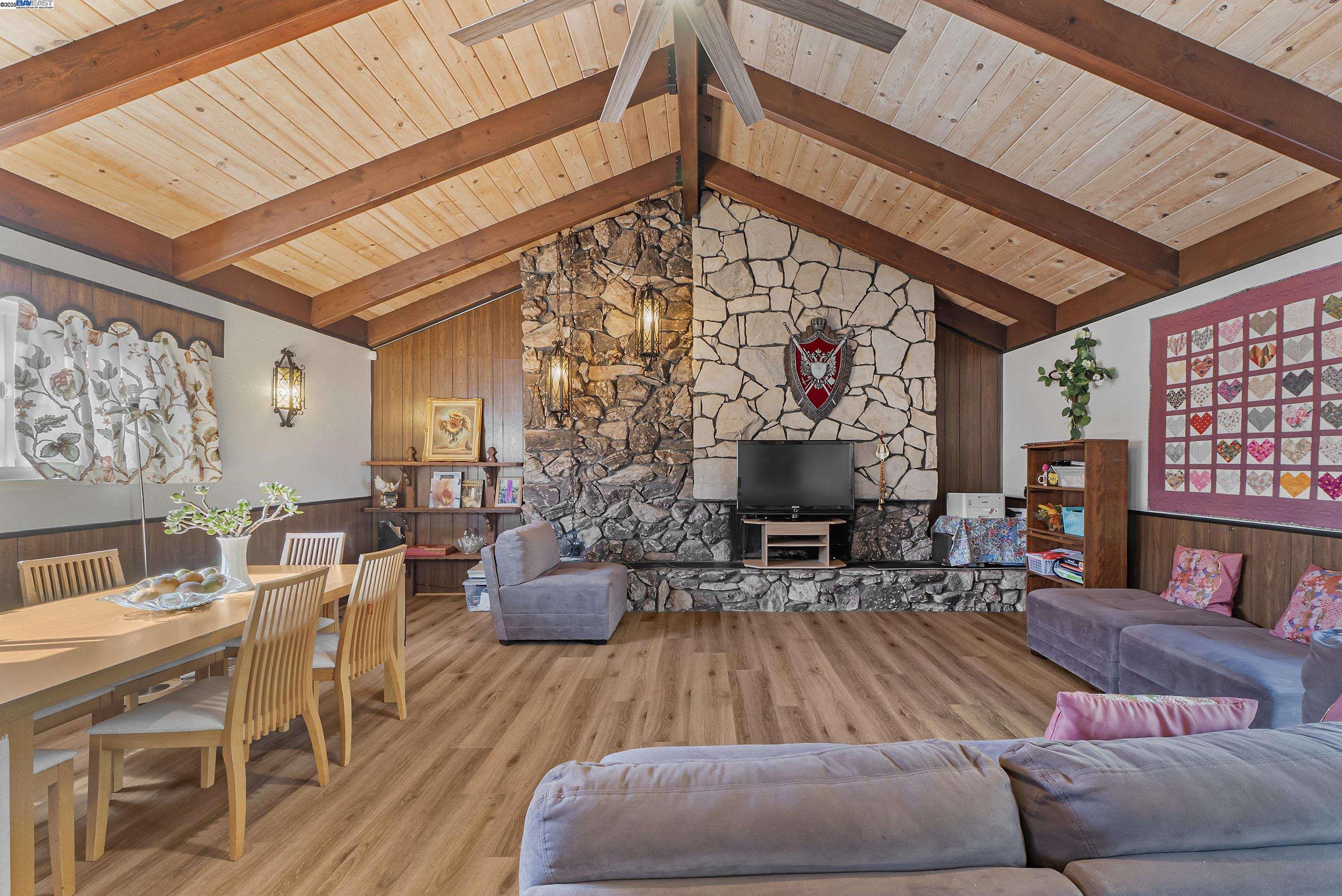 Detail Gallery Image 4 of 11 For 829 Crespi Dr, San Leandro,  CA 94578 - 3 Beds | 2 Baths