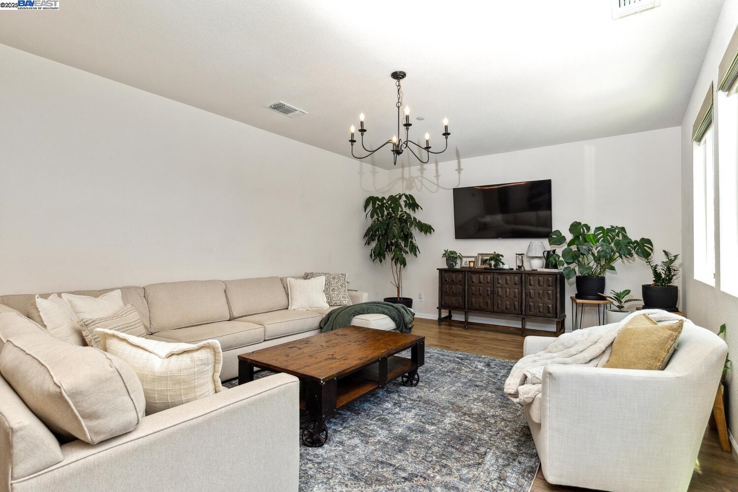 Detail Gallery Image 12 of 52 For 280 Coolcrest Dr., Oakley,  CA 94561-2865 - 4 Beds | 3 Baths