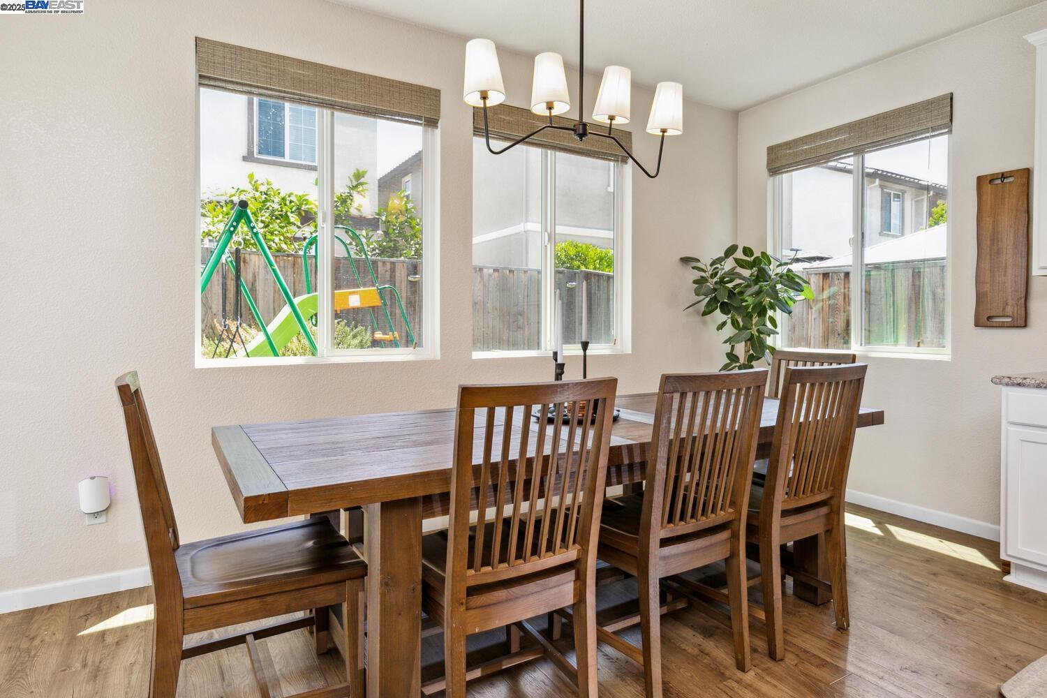 Detail Gallery Image 19 of 52 For 280 Coolcrest Dr., Oakley,  CA 94561-2865 - 4 Beds | 3 Baths