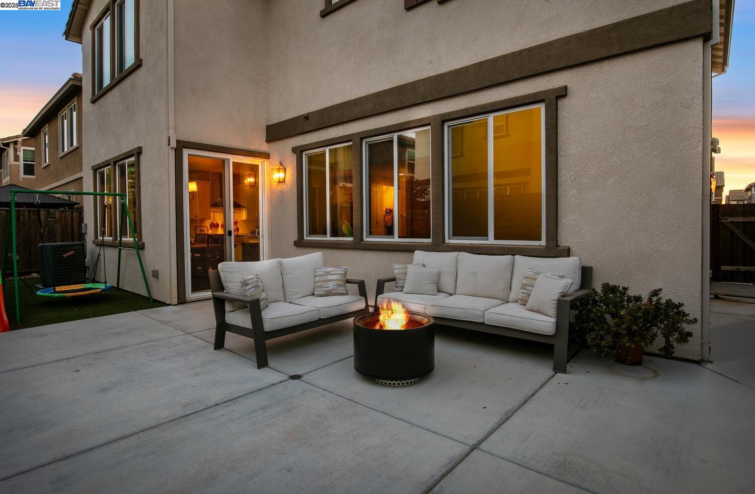 Detail Gallery Image 3 of 52 For 280 Coolcrest Dr., Oakley,  CA 94561-2865 - 4 Beds | 3 Baths