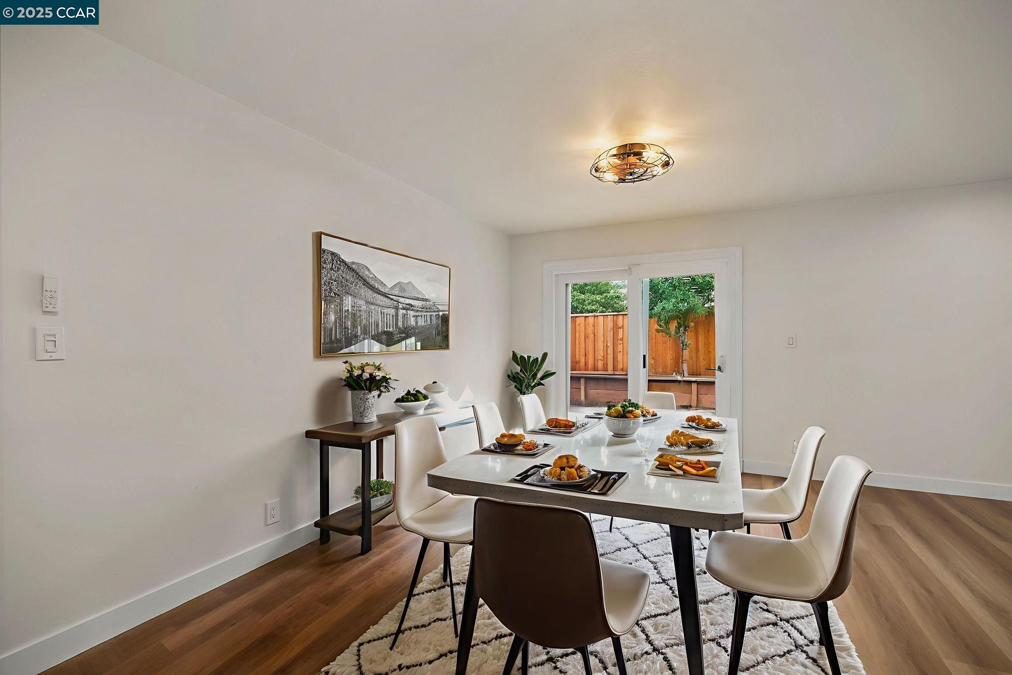 Detail Gallery Image 11 of 23 For 3934 Bellwood Drive, Concord,  CA 94519-1118 - 3 Beds | 2 Baths