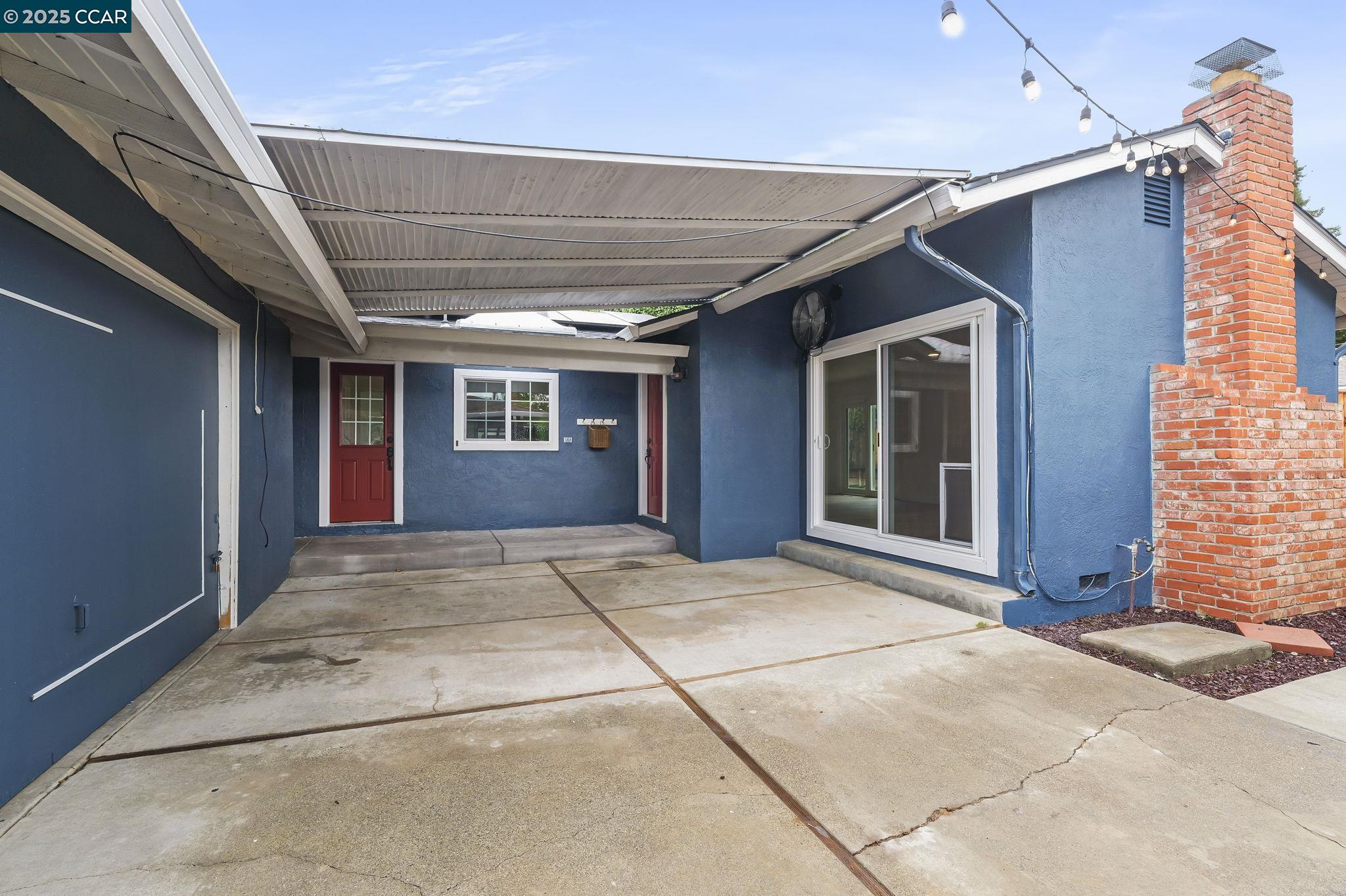 Detail Gallery Image 5 of 23 For 3934 Bellwood Drive, Concord,  CA 94519-1118 - 3 Beds | 2 Baths