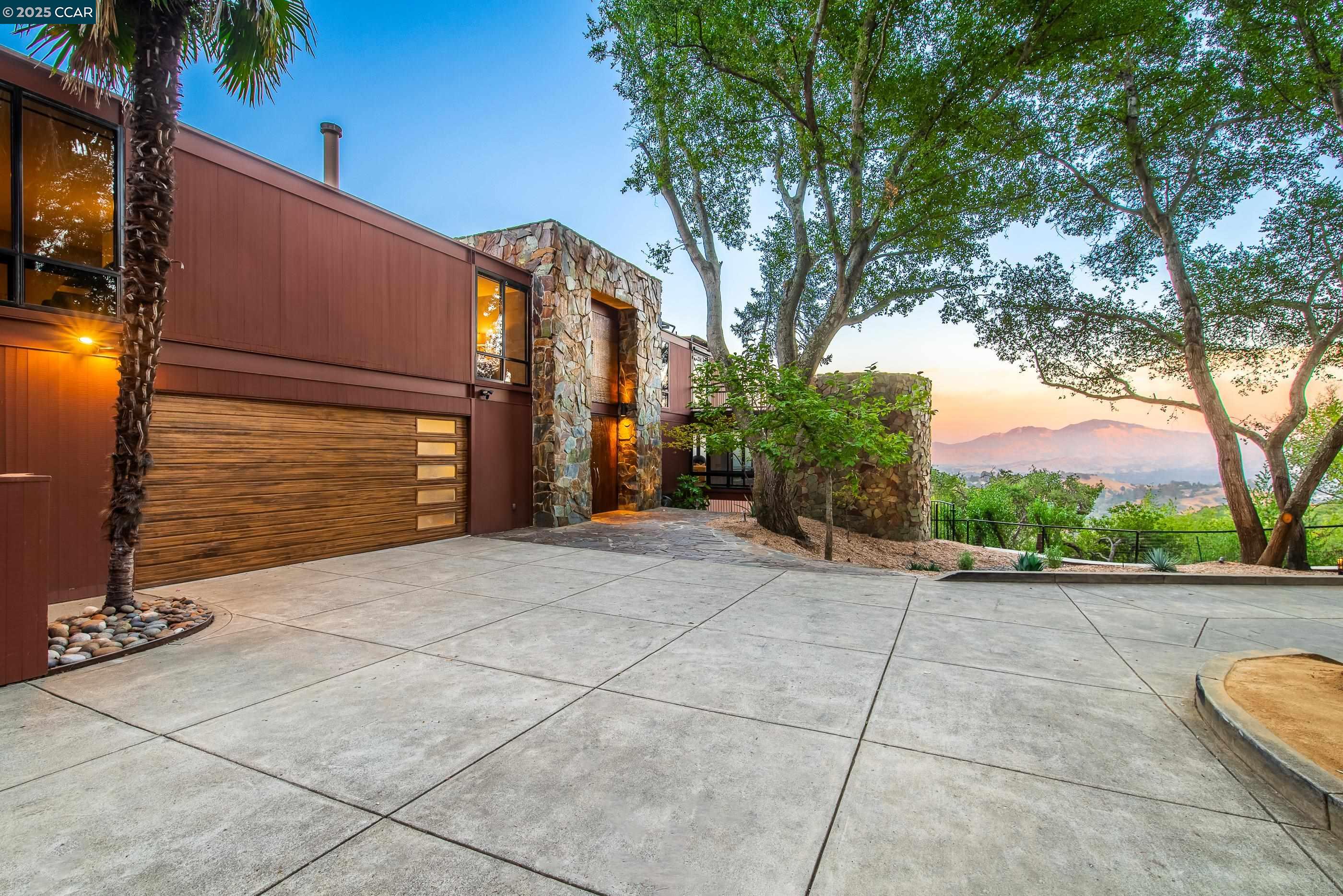 Detail Gallery Image 3 of 55 For 101 Greenbank Drive, Lafayette,  CA 94549 - 8 Beds | 8/1 Baths