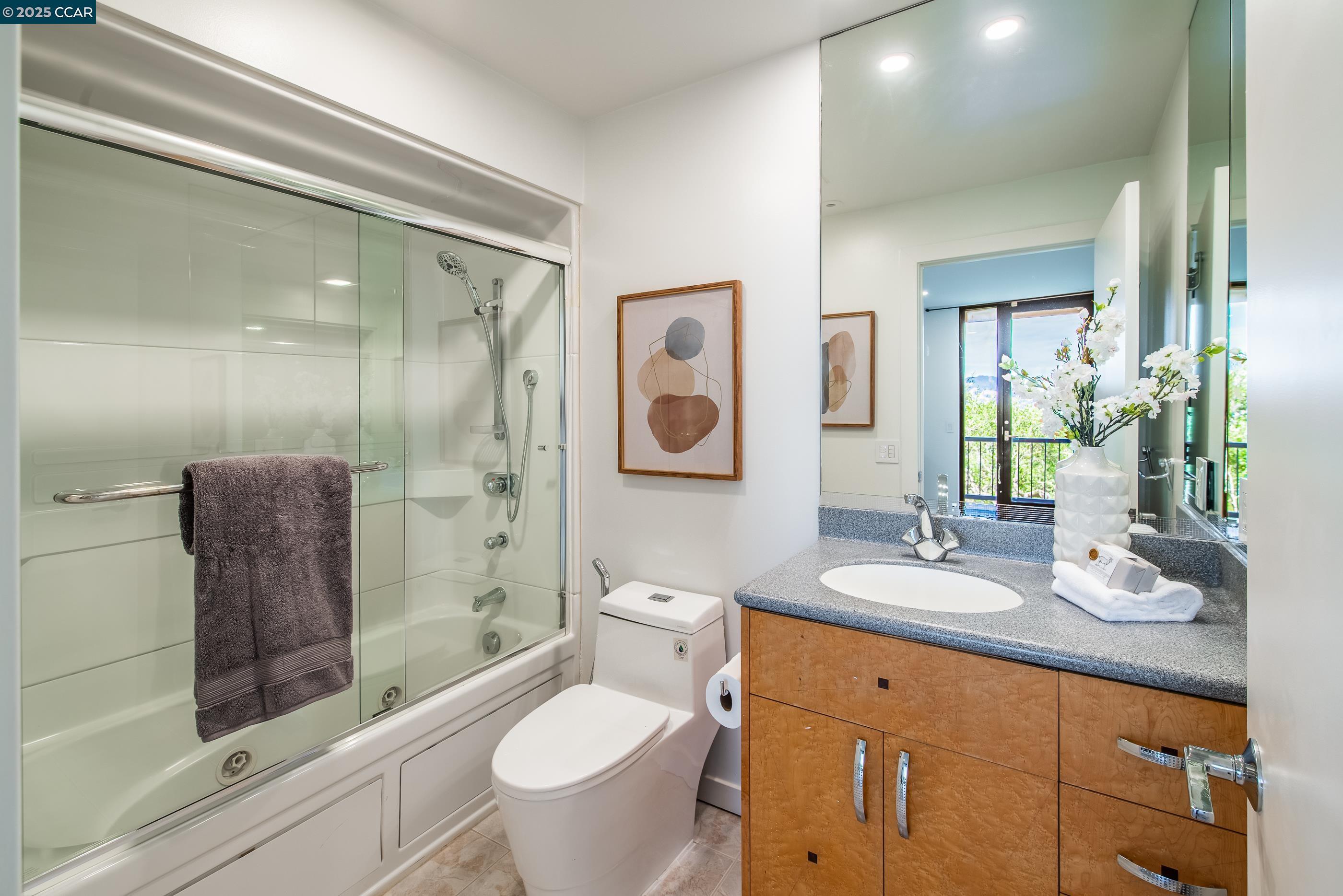 Detail Gallery Image 39 of 55 For 101 Greenbank Drive, Lafayette,  CA 94549 - 8 Beds | 8/1 Baths