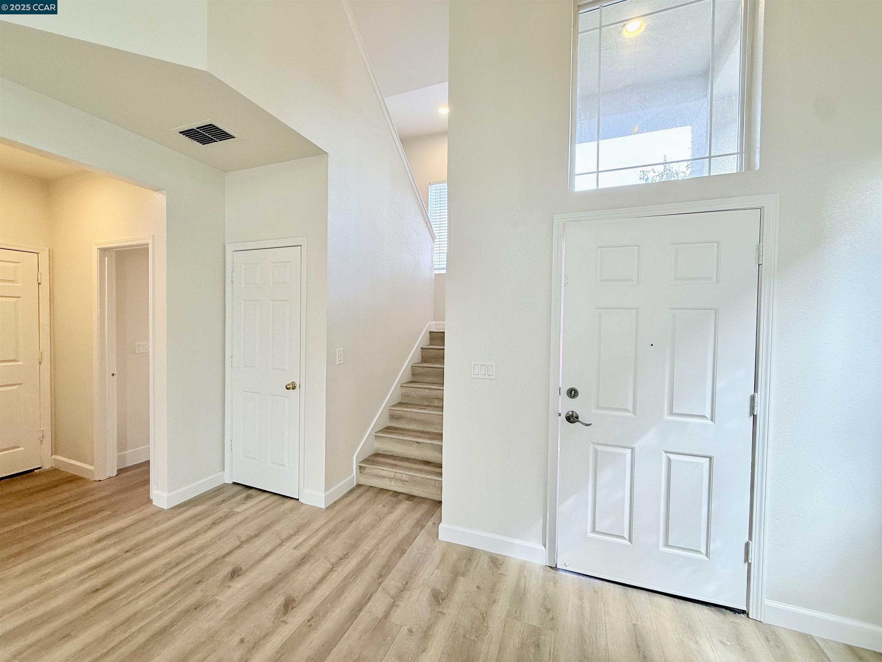 Detail Gallery Image 10 of 21 For 815 Spring Mountain Ln, American Canyon,  CA 94503 - 3 Beds | 2/1 Baths