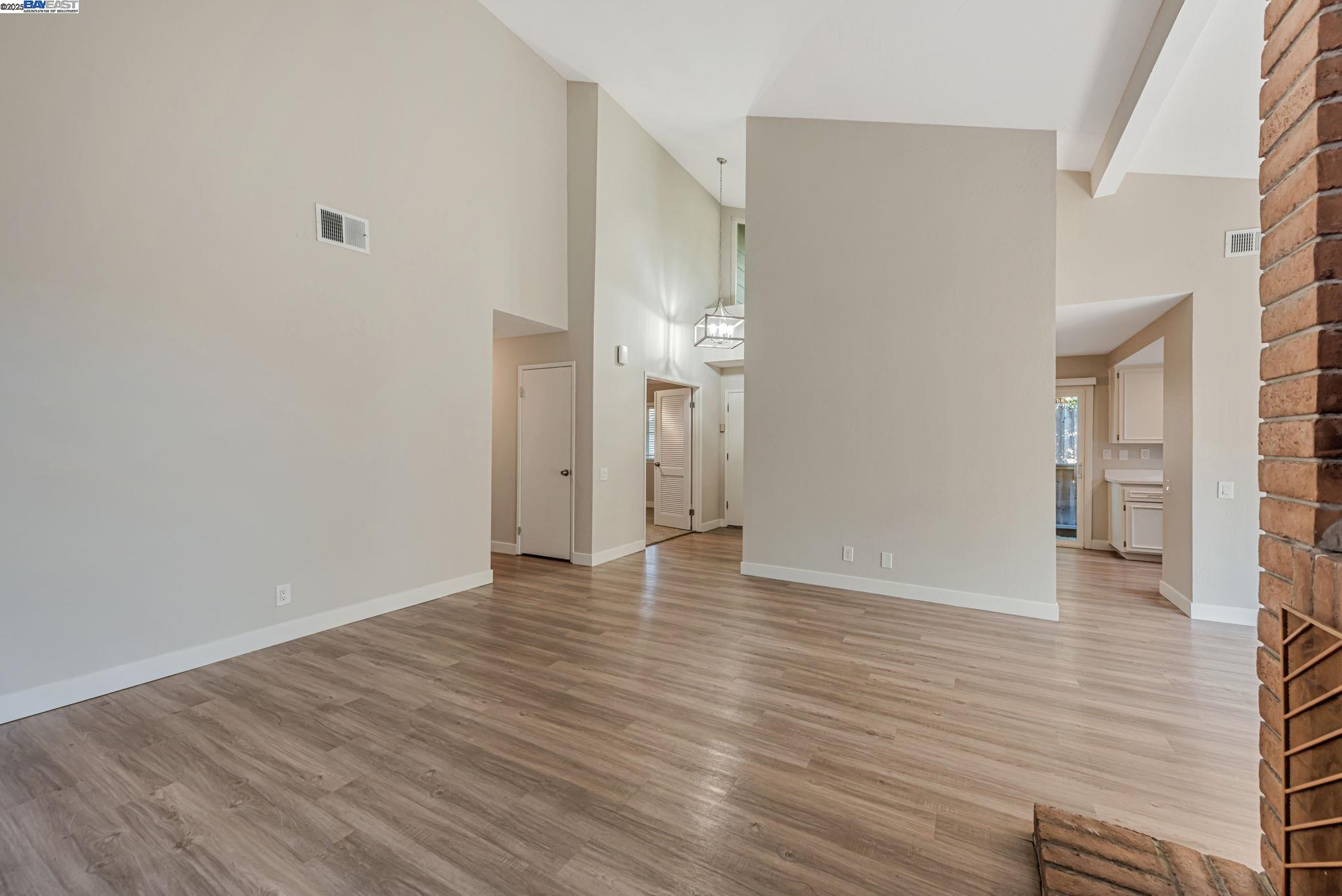 Photo #10: 41113175 Listing: Photo #10