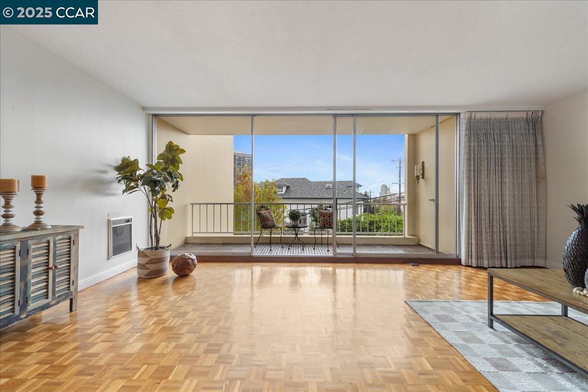 Front Image Thumbnail for CC41113197