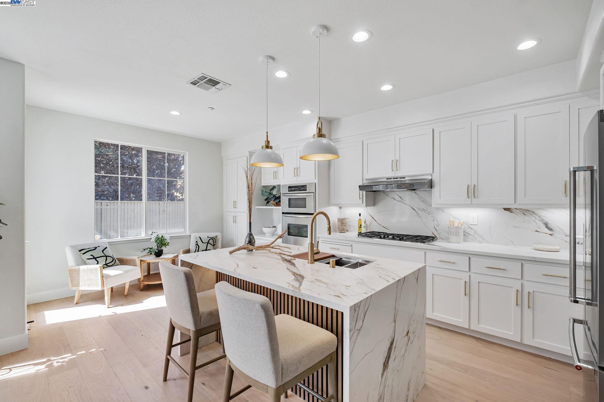 Detail Gallery Image 13 of 49 For 37811 Fernwood Ct, Fremont,  CA 94538 - 5 Beds | 3 Baths