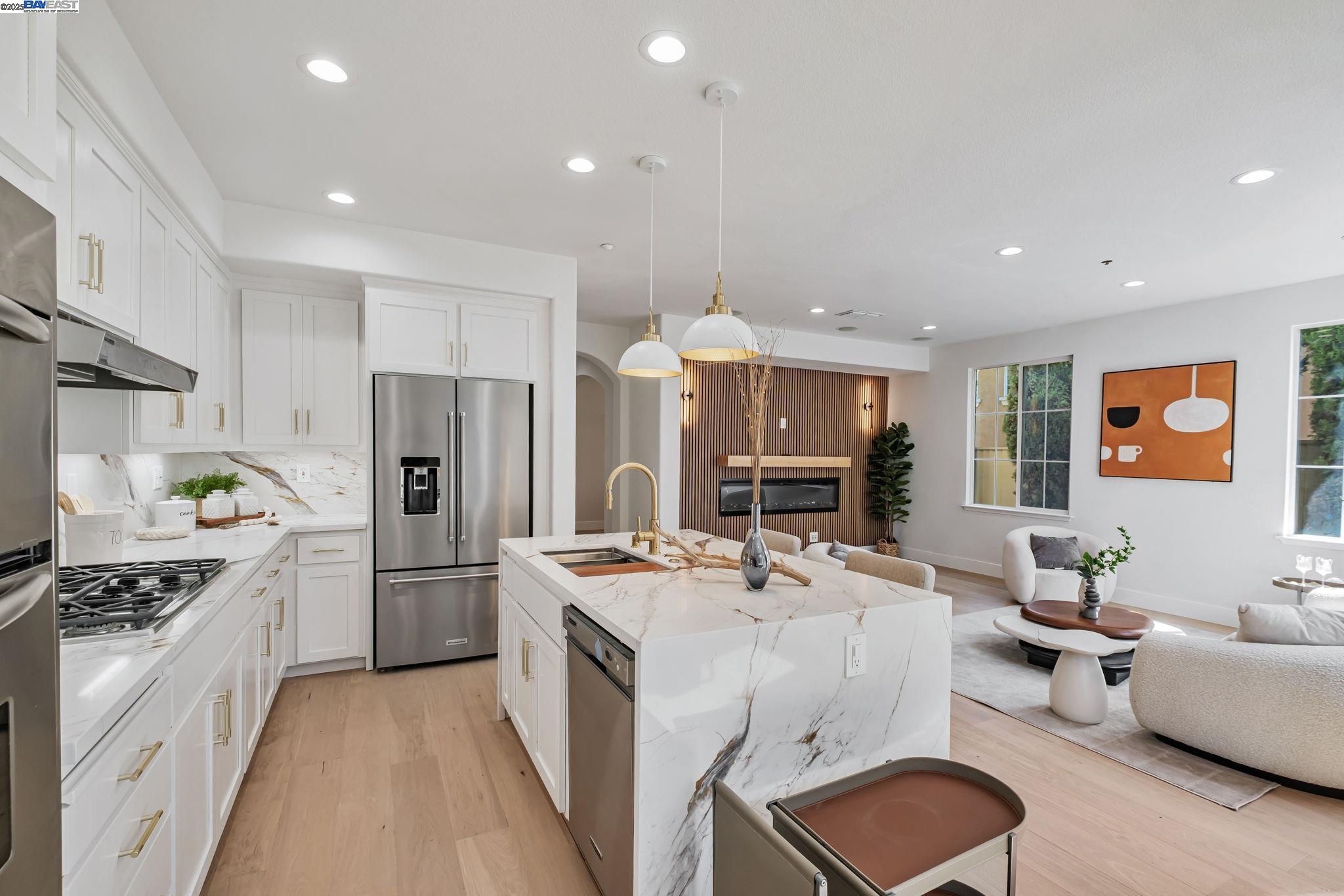 Detail Gallery Image 15 of 49 For 37811 Fernwood Ct, Fremont,  CA 94538 - 5 Beds | 3 Baths