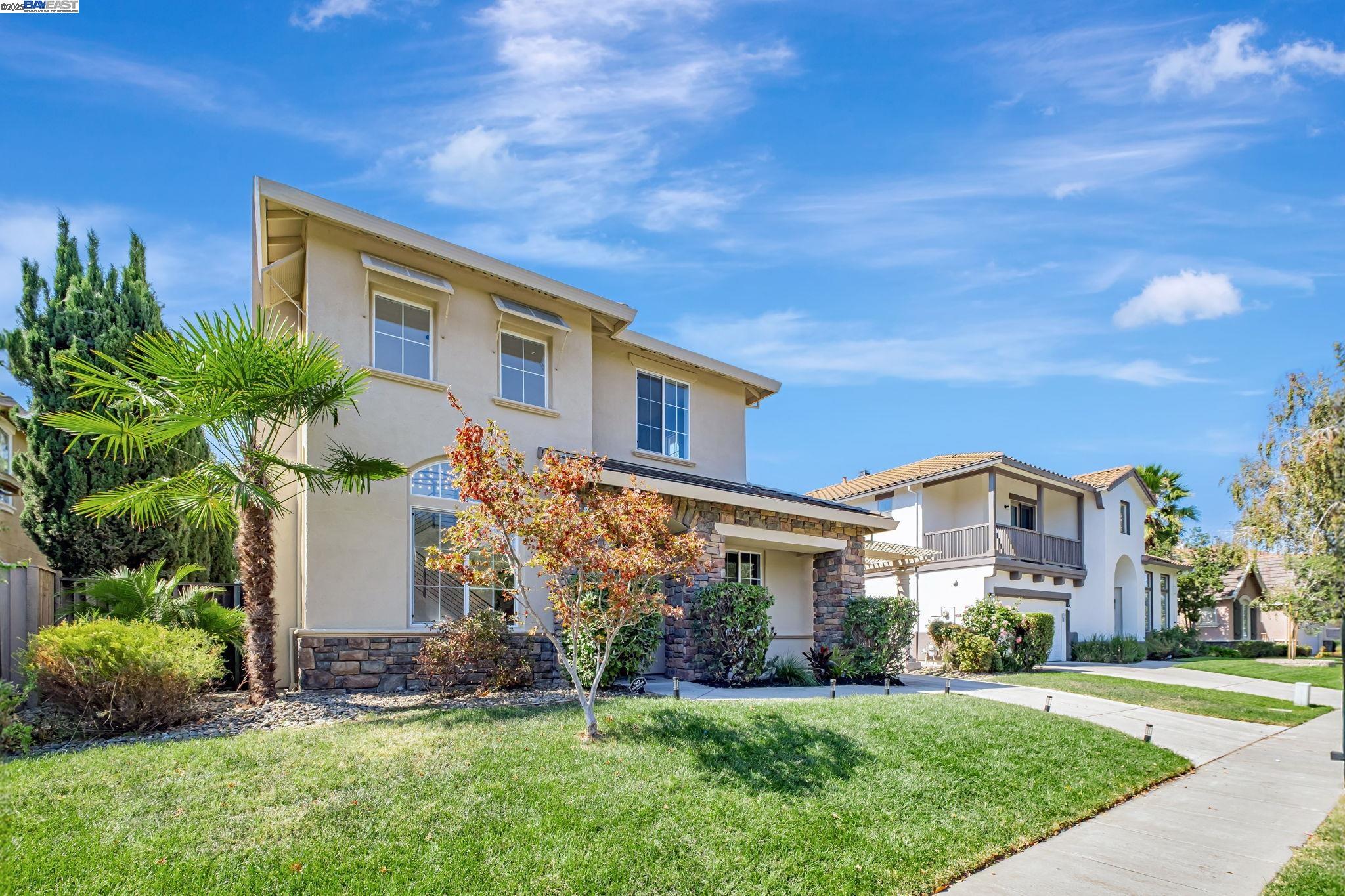 Detail Gallery Image 3 of 49 For 37811 Fernwood Ct, Fremont,  CA 94538 - 5 Beds | 3 Baths