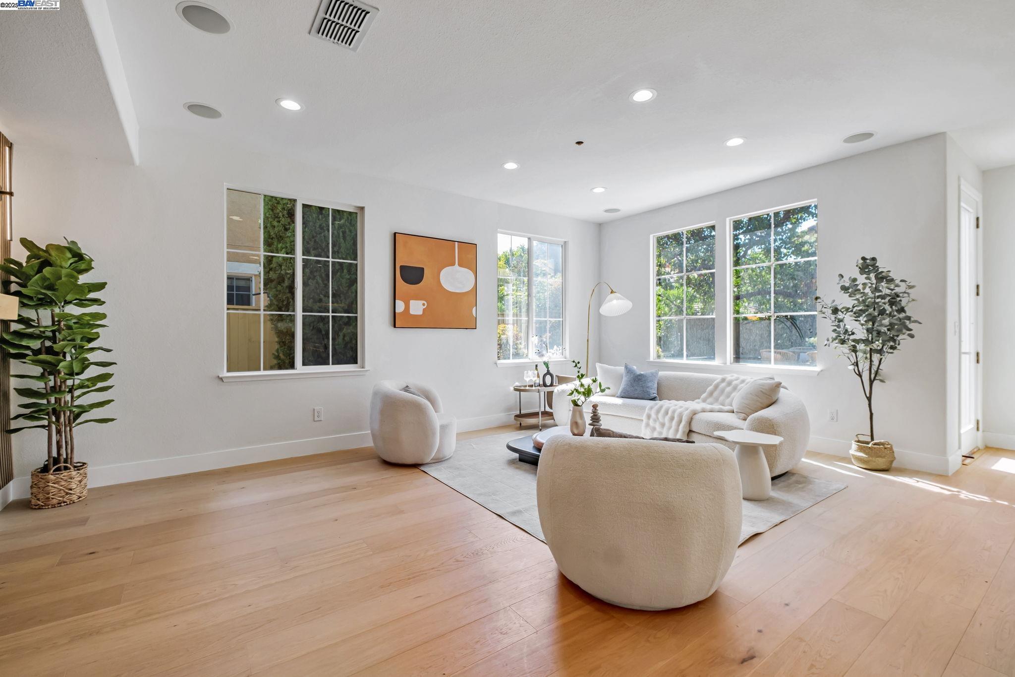 Detail Gallery Image 9 of 49 For 37811 Fernwood Ct, Fremont,  CA 94538 - 5 Beds | 3 Baths