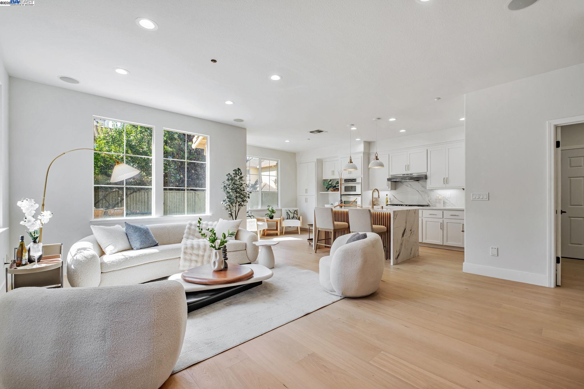 Detail Gallery Image 10 of 49 For 37811 Fernwood Ct, Fremont,  CA 94538 - 5 Beds | 3 Baths